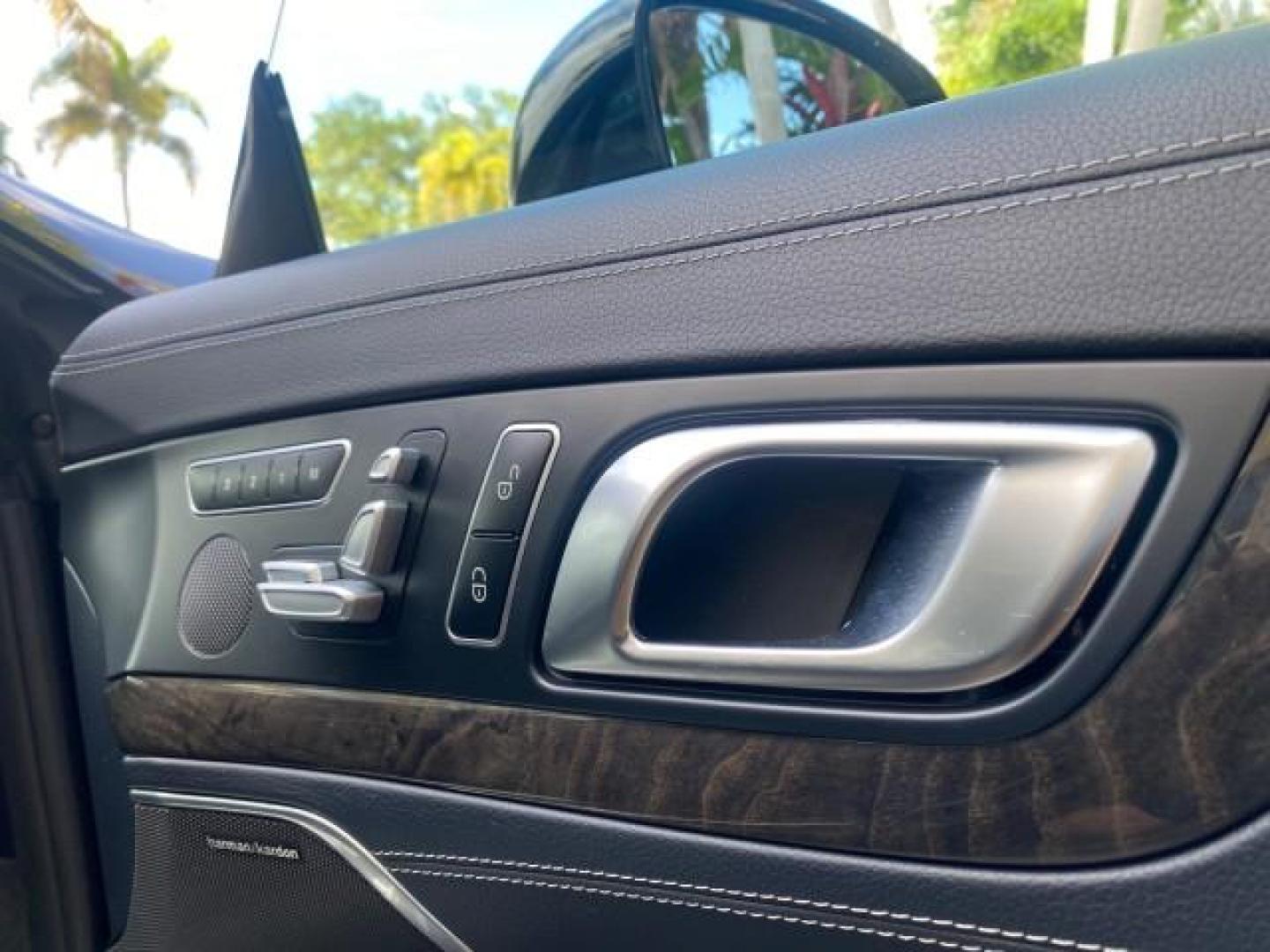 2020 Black /Black Mercedes-Benz SL 450 1 OWNER LOW MILES 18,591 (W1KJK6GA6LF) with an 3.0L Bi-Turbo V6 Engine engine, Automatic transmission, located at 4701 North Dixie Hwy, Pompano Beach, FL, 33064, (954) 422-2889, 26.240938, -80.123474 - OUR WEBPAGE FLORIDACARS1.COM HAS OVER 100 PHOTOS AND FREE CARFAX LINK 2020 MERCEDES-BENZ SL-CLASS SL 450 VIN: W1KJK6GA6LF060243 W 1 K J K 6 G A 6 L F 0 6 0 2 4 3 CONVERTIBLE HARD TOP 3.0L V6 GASOLINE REAR WHEEL DRIVE Highlighted Features AMG PACKAGE HARD TOP RETRACTABLE WITH SUNROOF AMBIENT LIGHTING - Photo#94