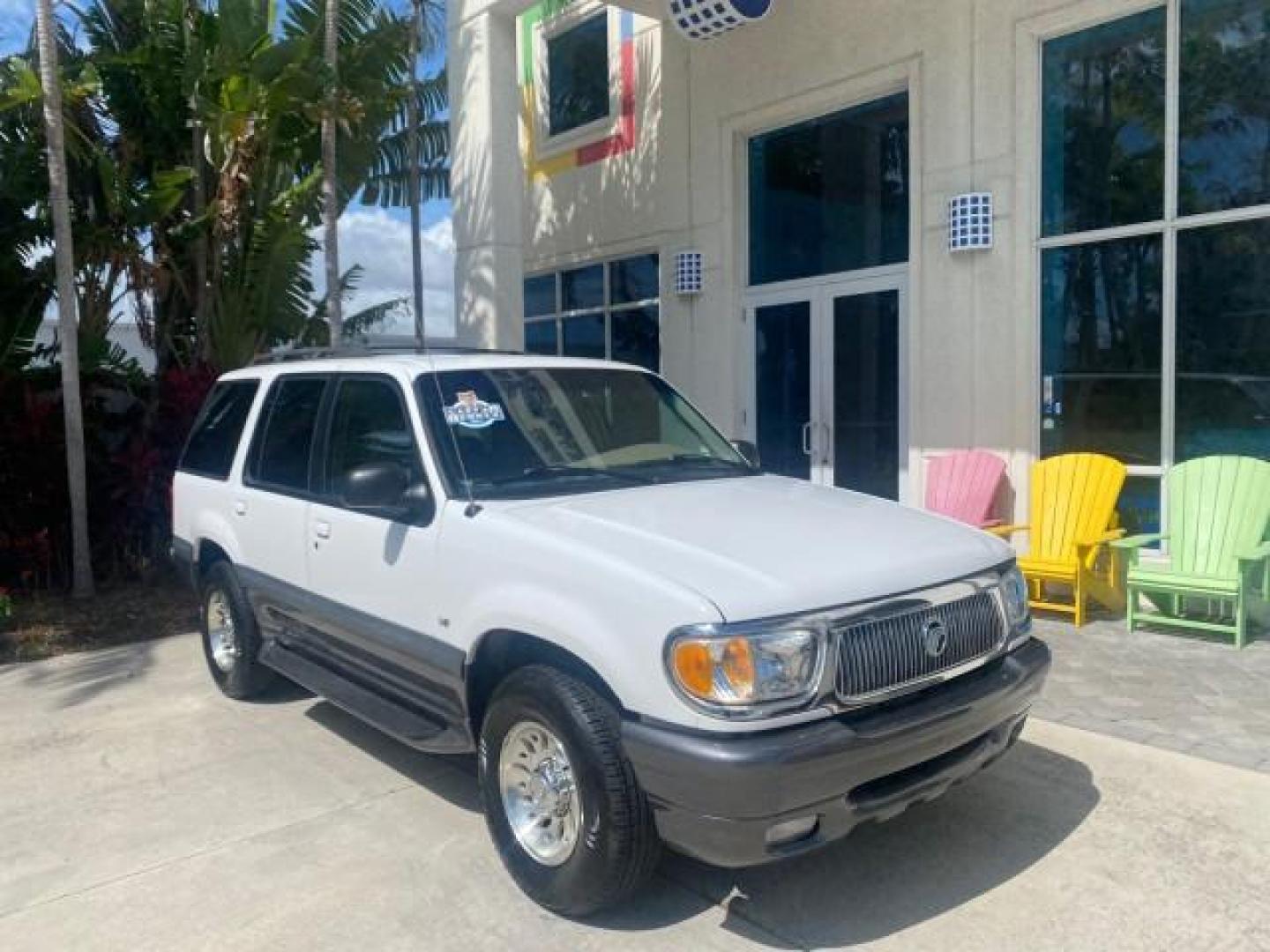 1999 Oxford White /Prairie Tan Mercury Mountaineer 1 OWNER FL LOW MILES (4M2DU52P6XU) with an 5.0L SEFI V8 Engine engine, Automatic transmission, located at 4701 North Dixie Hwy, Pompano Beach, FL, 33064, (954) 422-2889, 26.240938, -80.123474 - OUR WEBPAGE FLORIDACARS1.COM HAS OVER 100 PHOTOS AND FREE CARFAX LINK 1999 MERCURY MOUNTAINEER VIN: 4M2DU52P6XUJ01084 4 M 2 D U 5 2 P 6 X U J 0 1 0 8 4 4 DOOR WAGON/SPORT UTILITY WE ORDERED A NEW GLOVE BOX COVER 5.0L V8 F GASOLINE REAR WHEEL DRIVE Top Features Alloy Wheels Leather Seats Running Boar - Photo#1