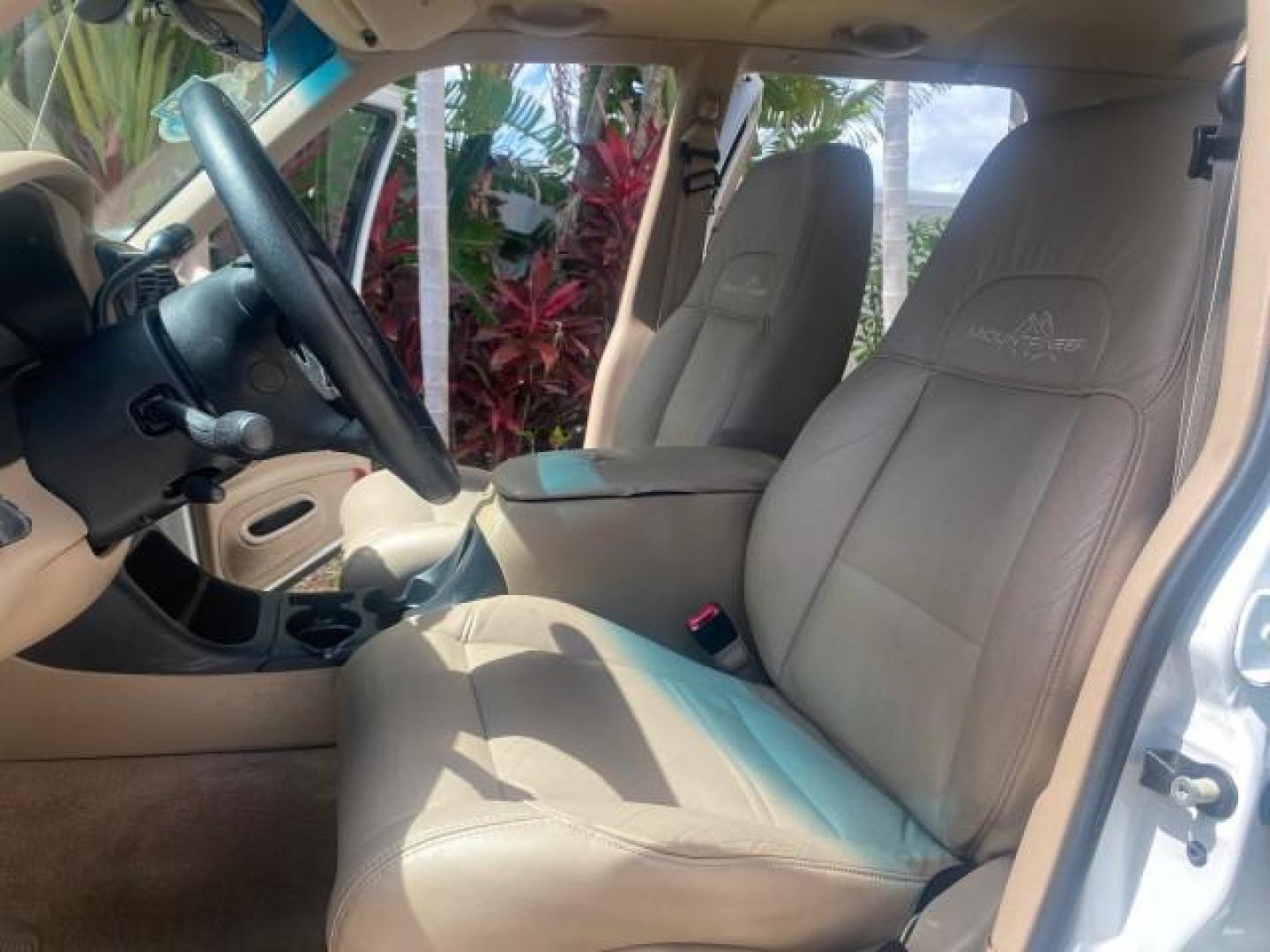 1999 Oxford White /Prairie Tan Mercury Mountaineer 1 OWNER FL LOW MILES (4M2DU52P6XU) with an 5.0L SEFI V8 Engine engine, Automatic transmission, located at 4701 North Dixie Hwy, Pompano Beach, FL, 33064, (954) 422-2889, 26.240938, -80.123474 - OUR WEBPAGE FLORIDACARS1.COM HAS OVER 100 PHOTOS AND FREE CARFAX LINK 1999 MERCURY MOUNTAINEER VIN: 4M2DU52P6XUJ01084 4 M 2 D U 5 2 P 6 X U J 0 1 0 8 4 4 DOOR WAGON/SPORT UTILITY WE ORDERED A NEW GLOVE BOX COVER 5.0L V8 F GASOLINE REAR WHEEL DRIVE Top Features Alloy Wheels Leather Seats Running Boar - Photo#10