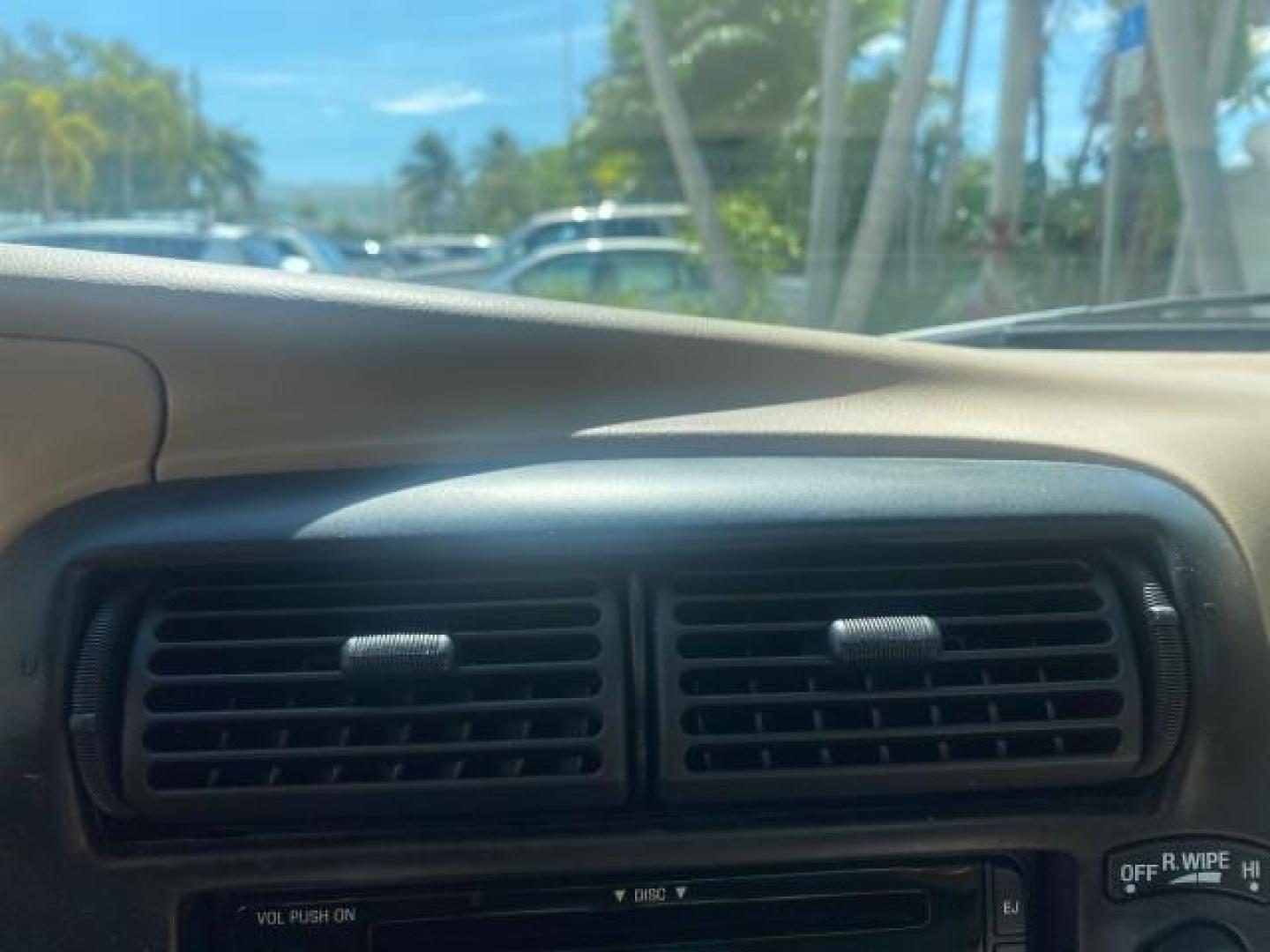 1999 Oxford White /Prairie Tan Mercury Mountaineer 1 OWNER FL LOW MILES (4M2DU52P6XU) with an 5.0L SEFI V8 Engine engine, Automatic transmission, located at 4701 North Dixie Hwy, Pompano Beach, FL, 33064, (954) 422-2889, 26.240938, -80.123474 - OUR WEBPAGE FLORIDACARS1.COM HAS OVER 100 PHOTOS AND FREE CARFAX LINK 1999 MERCURY MOUNTAINEER VIN: 4M2DU52P6XUJ01084 4 M 2 D U 5 2 P 6 X U J 0 1 0 8 4 4 DOOR WAGON/SPORT UTILITY WE ORDERED A NEW GLOVE BOX COVER 5.0L V8 F GASOLINE REAR WHEEL DRIVE Top Features Alloy Wheels Leather Seats Running Boar - Photo#46
