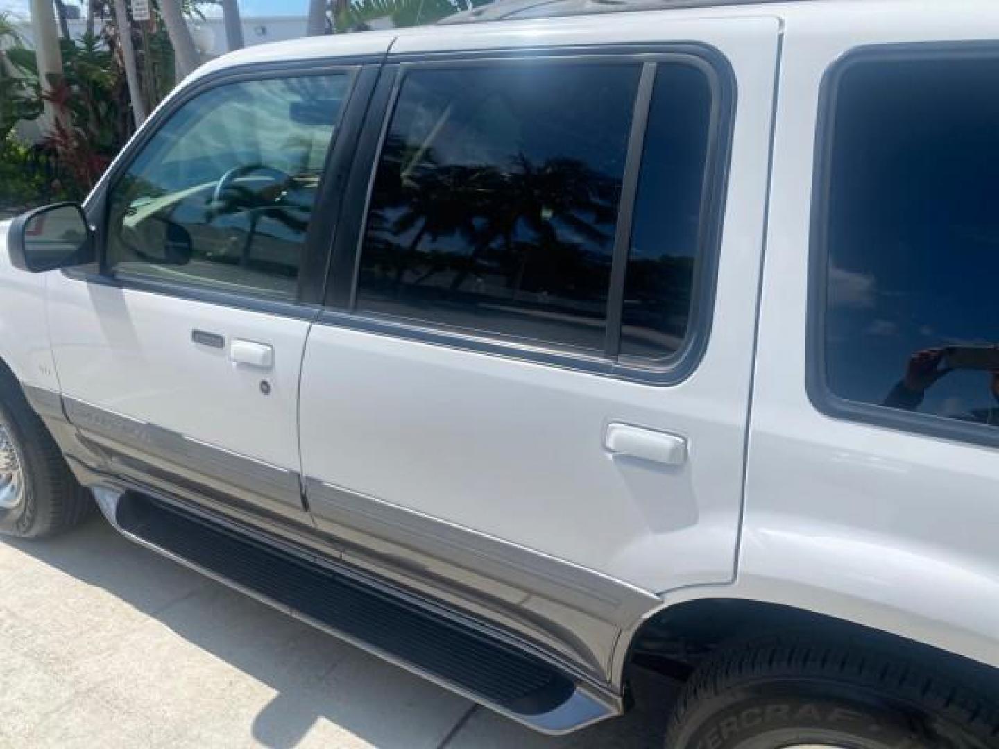 1999 Oxford White /Prairie Tan Mercury Mountaineer 1 OWNER FL LOW MILES (4M2DU52P6XU) with an 5.0L SEFI V8 Engine engine, Automatic transmission, located at 4701 North Dixie Hwy, Pompano Beach, FL, 33064, (954) 422-2889, 26.240938, -80.123474 - OUR WEBPAGE FLORIDACARS1.COM HAS OVER 100 PHOTOS AND FREE CARFAX LINK 1999 MERCURY MOUNTAINEER VIN: 4M2DU52P6XUJ01084 4 M 2 D U 5 2 P 6 X U J 0 1 0 8 4 4 DOOR WAGON/SPORT UTILITY WE ORDERED A NEW GLOVE BOX COVER 5.0L V8 F GASOLINE REAR WHEEL DRIVE Top Features Alloy Wheels Leather Seats Running Boar - Photo#63