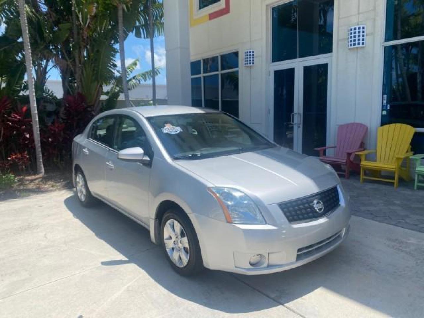 2009 Fresh Powder /Beige Nissan Sentra 2.0 SL 1 OWNER LOW MILES 37,645 (3N1AB61EX9L) with an 2.0L DOHC 16-Valve SMPI I4 Engine engine, Automatic transmission, located at 4701 North Dixie Hwy, Pompano Beach, FL, 33064, (954) 422-2889, 26.240938, -80.123474 - OUR WEBPAGE FLORIDACARS1.COM HAS OVER 100 PHOTOS AND FREE CARFAX LINK 2009 NISSAN SENTRA 2.0 30 MPG VIN: 3N1AB61EX9L688751 3 N 1 A B 6 1 E X 9 L 6 8 8 7 5 1 SEDAN 4 DR 2.0L I4 F DOHC 16V GASOLINE FRONT WHEEL DRIVE Top Features Cloth Seats Basic Features ABS Brakes AM/FM Stereo Air Conditioning Autom - Photo#1