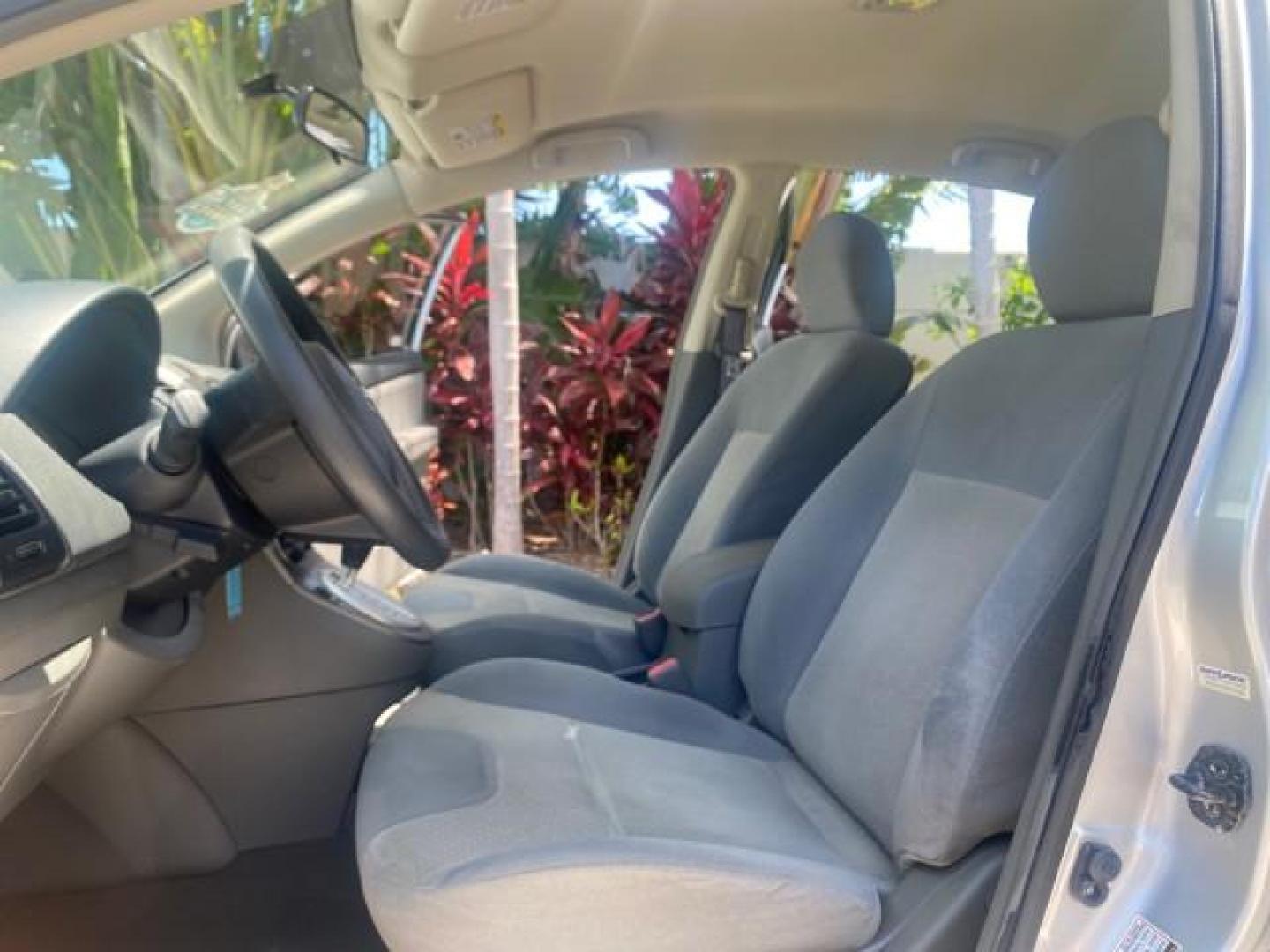 2009 Fresh Powder /Beige Nissan Sentra 2.0 SL 1 OWNER LOW MILES 37,645 (3N1AB61EX9L) with an 2.0L DOHC 16-Valve SMPI I4 Engine engine, Automatic transmission, located at 4701 North Dixie Hwy, Pompano Beach, FL, 33064, (954) 422-2889, 26.240938, -80.123474 - OUR WEBPAGE FLORIDACARS1.COM HAS OVER 100 PHOTOS AND FREE CARFAX LINK 2009 NISSAN SENTRA 2.0 30 MPG VIN: 3N1AB61EX9L688751 3 N 1 A B 6 1 E X 9 L 6 8 8 7 5 1 SEDAN 4 DR 2.0L I4 F DOHC 16V GASOLINE FRONT WHEEL DRIVE Top Features Cloth Seats Basic Features ABS Brakes AM/FM Stereo Air Conditioning Autom - Photo#10