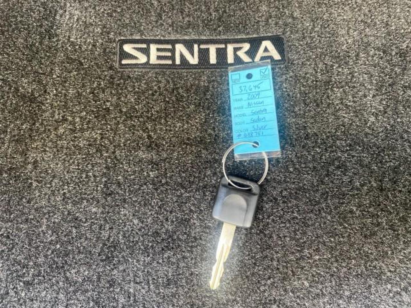 2009 Fresh Powder /Beige Nissan Sentra 2.0 SL 1 OWNER LOW MILES 37,645 (3N1AB61EX9L) with an 2.0L DOHC 16-Valve SMPI I4 Engine engine, Automatic transmission, located at 4701 North Dixie Hwy, Pompano Beach, FL, 33064, (954) 422-2889, 26.240938, -80.123474 - OUR WEBPAGE FLORIDACARS1.COM HAS OVER 100 PHOTOS AND FREE CARFAX LINK 2009 NISSAN SENTRA 2.0 30 MPG VIN: 3N1AB61EX9L688751 3 N 1 A B 6 1 E X 9 L 6 8 8 7 5 1 SEDAN 4 DR 2.0L I4 F DOHC 16V GASOLINE FRONT WHEEL DRIVE Top Features Cloth Seats Basic Features ABS Brakes AM/FM Stereo Air Conditioning Autom - Photo#23