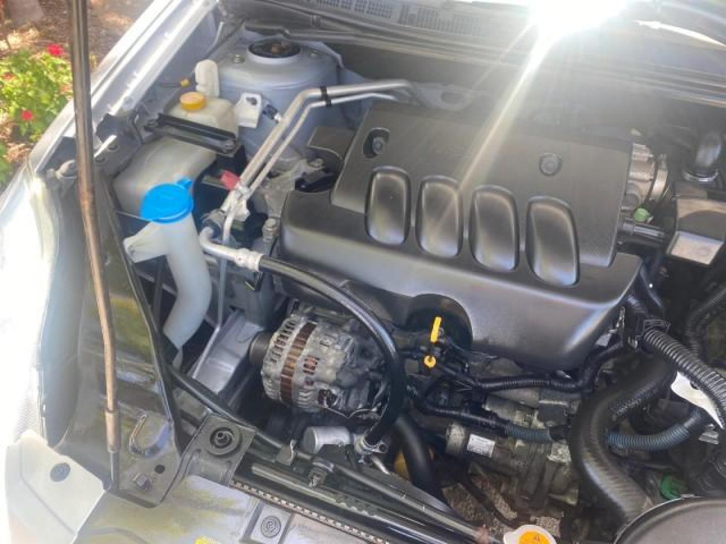 2009 Fresh Powder /Beige Nissan Sentra 2.0 SL 1 OWNER LOW MILES 37,645 (3N1AB61EX9L) with an 2.0L DOHC 16-Valve SMPI I4 Engine engine, Automatic transmission, located at 4701 North Dixie Hwy, Pompano Beach, FL, 33064, (954) 422-2889, 26.240938, -80.123474 - OUR WEBPAGE FLORIDACARS1.COM HAS OVER 100 PHOTOS AND FREE CARFAX LINK 2009 NISSAN SENTRA 2.0 30 MPG VIN: 3N1AB61EX9L688751 3 N 1 A B 6 1 E X 9 L 6 8 8 7 5 1 SEDAN 4 DR 2.0L I4 F DOHC 16V GASOLINE FRONT WHEEL DRIVE Top Features Cloth Seats Basic Features ABS Brakes AM/FM Stereo Air Conditioning Autom - Photo#25