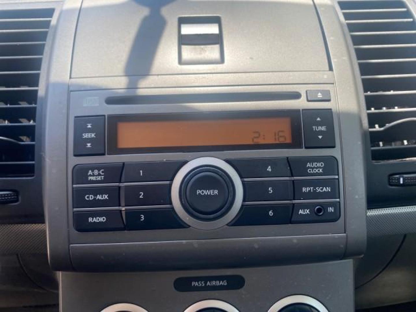2009 Fresh Powder /Beige Nissan Sentra 2.0 SL 1 OWNER LOW MILES 37,645 (3N1AB61EX9L) with an 2.0L DOHC 16-Valve SMPI I4 Engine engine, Automatic transmission, located at 4701 North Dixie Hwy, Pompano Beach, FL, 33064, (954) 422-2889, 26.240938, -80.123474 - OUR WEBPAGE FLORIDACARS1.COM HAS OVER 100 PHOTOS AND FREE CARFAX LINK 2009 NISSAN SENTRA 2.0 30 MPG VIN: 3N1AB61EX9L688751 3 N 1 A B 6 1 E X 9 L 6 8 8 7 5 1 SEDAN 4 DR 2.0L I4 F DOHC 16V GASOLINE FRONT WHEEL DRIVE Top Features Cloth Seats Basic Features ABS Brakes AM/FM Stereo Air Conditioning Autom - Photo#45