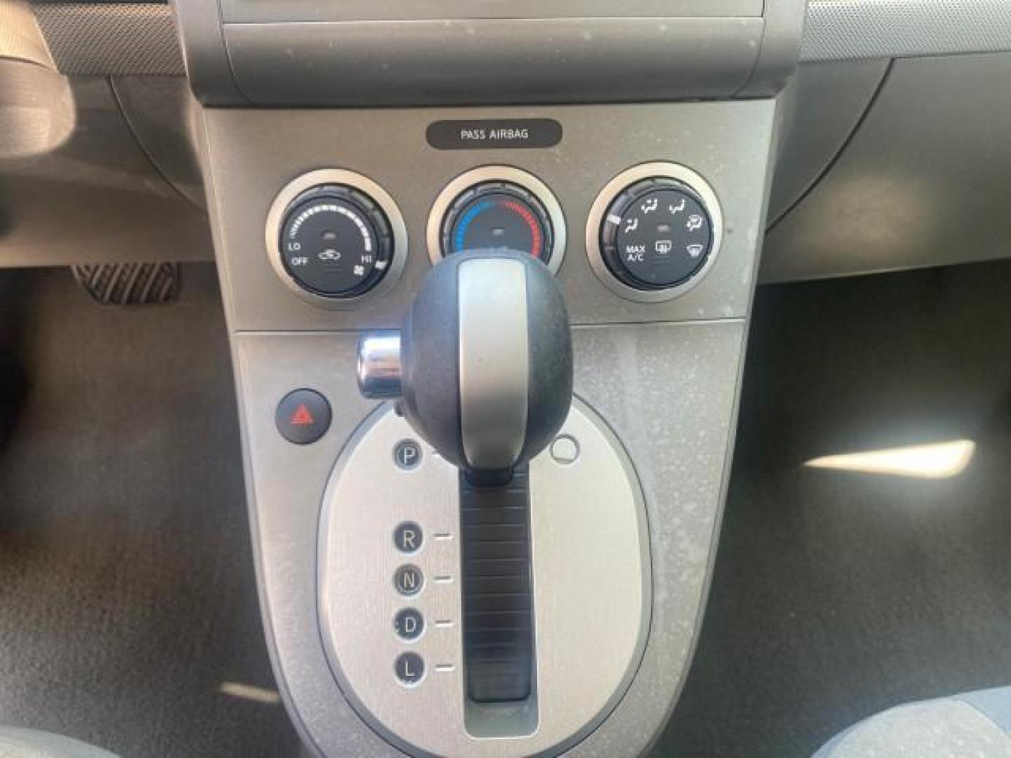 2009 Fresh Powder /Beige Nissan Sentra 2.0 SL 1 OWNER LOW MILES 37,645 (3N1AB61EX9L) with an 2.0L DOHC 16-Valve SMPI I4 Engine engine, Automatic transmission, located at 4701 North Dixie Hwy, Pompano Beach, FL, 33064, (954) 422-2889, 26.240938, -80.123474 - OUR WEBPAGE FLORIDACARS1.COM HAS OVER 100 PHOTOS AND FREE CARFAX LINK 2009 NISSAN SENTRA 2.0 30 MPG VIN: 3N1AB61EX9L688751 3 N 1 A B 6 1 E X 9 L 6 8 8 7 5 1 SEDAN 4 DR 2.0L I4 F DOHC 16V GASOLINE FRONT WHEEL DRIVE Top Features Cloth Seats Basic Features ABS Brakes AM/FM Stereo Air Conditioning Autom - Photo#46
