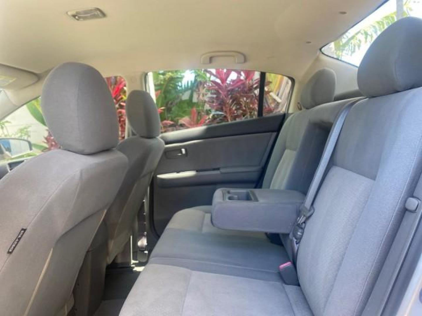 2009 Fresh Powder /Beige Nissan Sentra 2.0 SL 1 OWNER LOW MILES 37,645 (3N1AB61EX9L) with an 2.0L DOHC 16-Valve SMPI I4 Engine engine, Automatic transmission, located at 4701 North Dixie Hwy, Pompano Beach, FL, 33064, (954) 422-2889, 26.240938, -80.123474 - OUR WEBPAGE FLORIDACARS1.COM HAS OVER 100 PHOTOS AND FREE CARFAX LINK 2009 NISSAN SENTRA 2.0 30 MPG VIN: 3N1AB61EX9L688751 3 N 1 A B 6 1 E X 9 L 6 8 8 7 5 1 SEDAN 4 DR 2.0L I4 F DOHC 16V GASOLINE FRONT WHEEL DRIVE Top Features Cloth Seats Basic Features ABS Brakes AM/FM Stereo Air Conditioning Autom - Photo#61