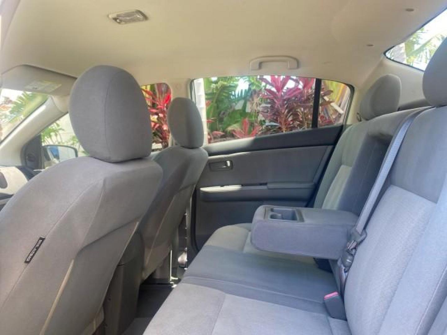 2009 Fresh Powder /Beige Nissan Sentra 2.0 SL 1 OWNER LOW MILES 37,645 (3N1AB61EX9L) with an 2.0L DOHC 16-Valve SMPI I4 Engine engine, Automatic transmission, located at 4701 North Dixie Hwy, Pompano Beach, FL, 33064, (954) 422-2889, 26.240938, -80.123474 - OUR WEBPAGE FLORIDACARS1.COM HAS OVER 100 PHOTOS AND FREE CARFAX LINK 2009 NISSAN SENTRA 2.0 30 MPG VIN: 3N1AB61EX9L688751 3 N 1 A B 6 1 E X 9 L 6 8 8 7 5 1 SEDAN 4 DR 2.0L I4 F DOHC 16V GASOLINE FRONT WHEEL DRIVE Top Features Cloth Seats Basic Features ABS Brakes AM/FM Stereo Air Conditioning Autom - Photo#62