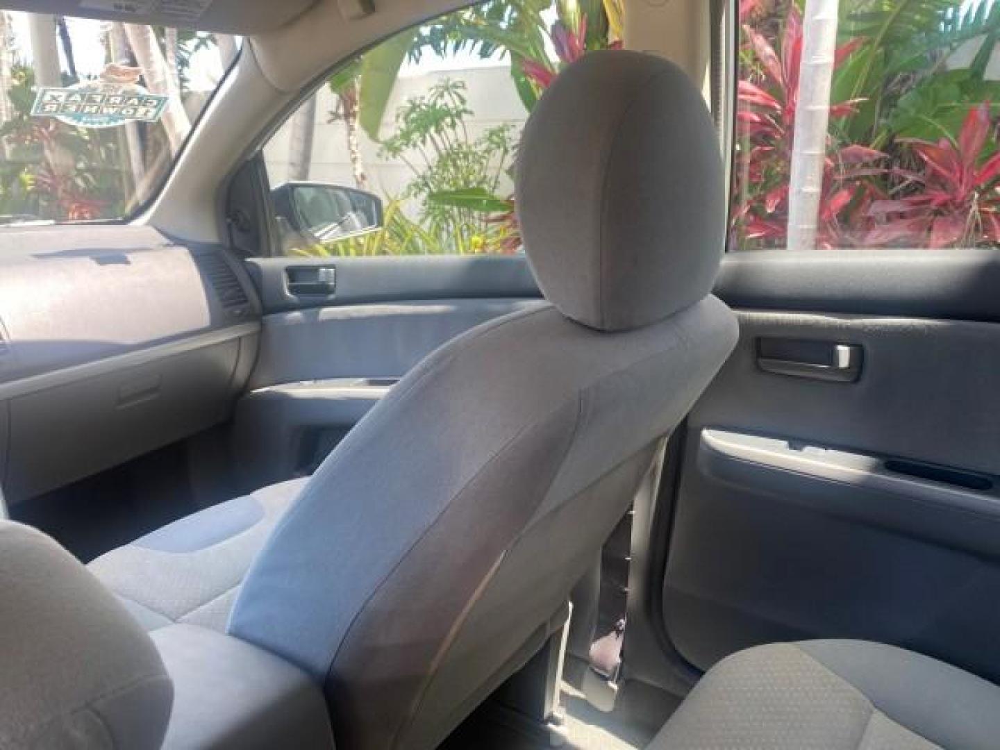 2009 Fresh Powder /Beige Nissan Sentra 2.0 SL 1 OWNER LOW MILES 37,645 (3N1AB61EX9L) with an 2.0L DOHC 16-Valve SMPI I4 Engine engine, Automatic transmission, located at 4701 North Dixie Hwy, Pompano Beach, FL, 33064, (954) 422-2889, 26.240938, -80.123474 - OUR WEBPAGE FLORIDACARS1.COM HAS OVER 100 PHOTOS AND FREE CARFAX LINK 2009 NISSAN SENTRA 2.0 30 MPG VIN: 3N1AB61EX9L688751 3 N 1 A B 6 1 E X 9 L 6 8 8 7 5 1 SEDAN 4 DR 2.0L I4 F DOHC 16V GASOLINE FRONT WHEEL DRIVE Top Features Cloth Seats Basic Features ABS Brakes AM/FM Stereo Air Conditioning Autom - Photo#67