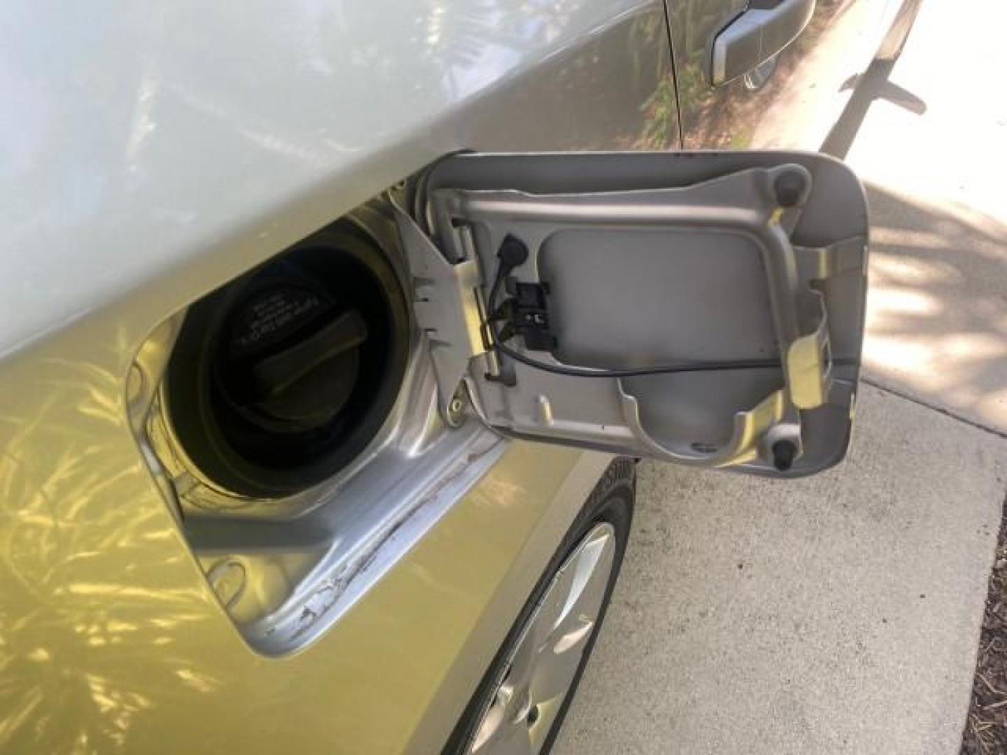 2009 Fresh Powder /Beige Nissan Sentra 2.0 SL 1 OWNER LOW MILES 37,645 (3N1AB61EX9L) with an 2.0L DOHC 16-Valve SMPI I4 Engine engine, Automatic transmission, located at 4701 North Dixie Hwy, Pompano Beach, FL, 33064, (954) 422-2889, 26.240938, -80.123474 - OUR WEBPAGE FLORIDACARS1.COM HAS OVER 100 PHOTOS AND FREE CARFAX LINK 2009 NISSAN SENTRA 2.0 30 MPG VIN: 3N1AB61EX9L688751 3 N 1 A B 6 1 E X 9 L 6 8 8 7 5 1 SEDAN 4 DR 2.0L I4 F DOHC 16V GASOLINE FRONT WHEEL DRIVE Top Features Cloth Seats Basic Features ABS Brakes AM/FM Stereo Air Conditioning Autom - Photo#80