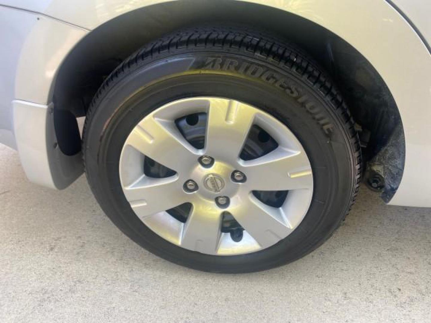 2009 Fresh Powder /Beige Nissan Sentra 2.0 SL 1 OWNER LOW MILES 37,645 (3N1AB61EX9L) with an 2.0L DOHC 16-Valve SMPI I4 Engine engine, Automatic transmission, located at 4701 North Dixie Hwy, Pompano Beach, FL, 33064, (954) 422-2889, 26.240938, -80.123474 - OUR WEBPAGE FLORIDACARS1.COM HAS OVER 100 PHOTOS AND FREE CARFAX LINK 2009 NISSAN SENTRA 2.0 30 MPG VIN: 3N1AB61EX9L688751 3 N 1 A B 6 1 E X 9 L 6 8 8 7 5 1 SEDAN 4 DR 2.0L I4 F DOHC 16V GASOLINE FRONT WHEEL DRIVE Top Features Cloth Seats Basic Features ABS Brakes AM/FM Stereo Air Conditioning Autom - Photo#82