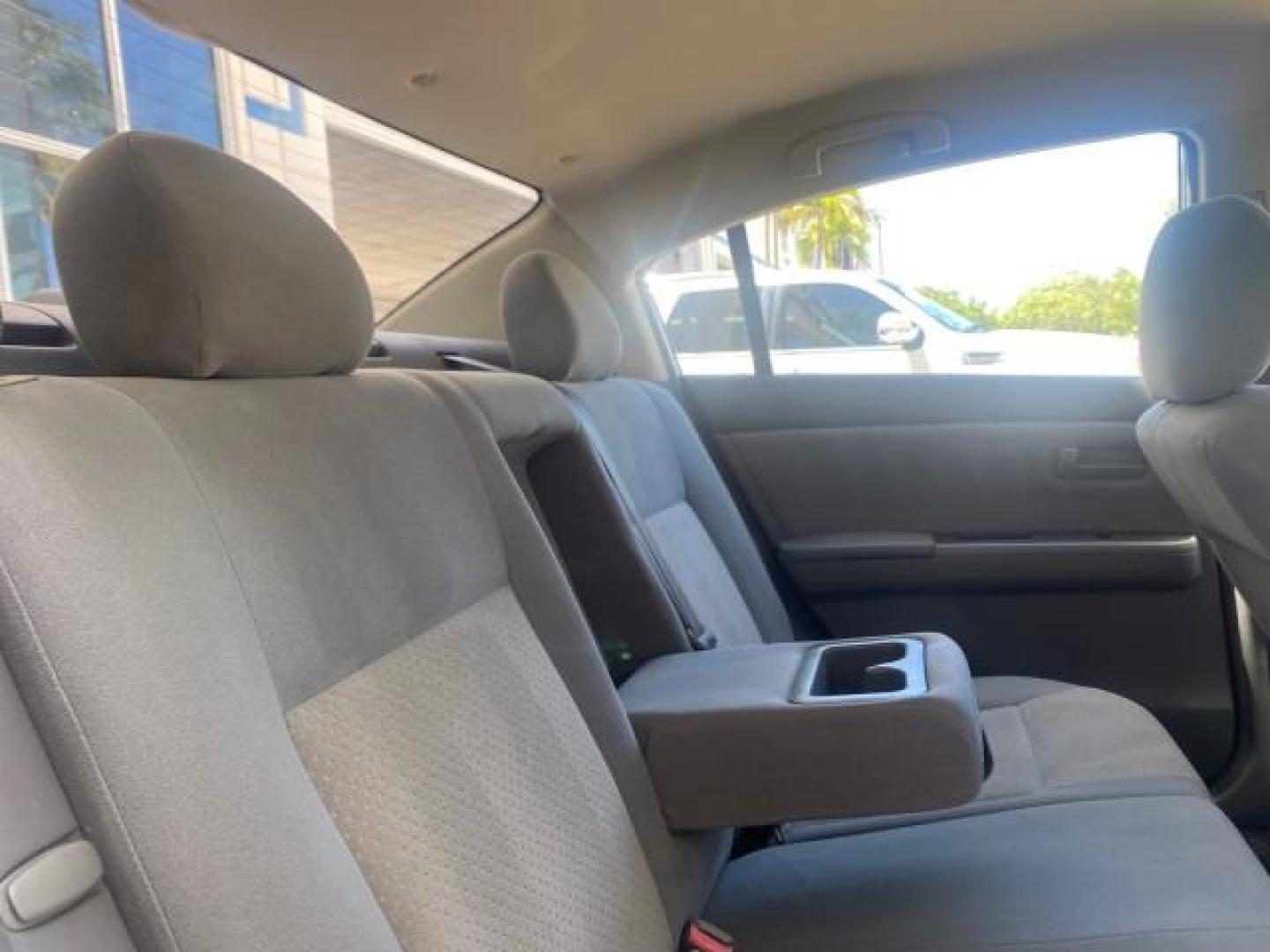 2009 Fresh Powder /Beige Nissan Sentra 2.0 SL 1 OWNER LOW MILES 37,645 (3N1AB61EX9L) with an 2.0L DOHC 16-Valve SMPI I4 Engine engine, Automatic transmission, located at 4701 North Dixie Hwy, Pompano Beach, FL, 33064, (954) 422-2889, 26.240938, -80.123474 - OUR WEBPAGE FLORIDACARS1.COM HAS OVER 100 PHOTOS AND FREE CARFAX LINK 2009 NISSAN SENTRA 2.0 30 MPG VIN: 3N1AB61EX9L688751 3 N 1 A B 6 1 E X 9 L 6 8 8 7 5 1 SEDAN 4 DR 2.0L I4 F DOHC 16V GASOLINE FRONT WHEEL DRIVE Top Features Cloth Seats Basic Features ABS Brakes AM/FM Stereo Air Conditioning Autom - Photo#87