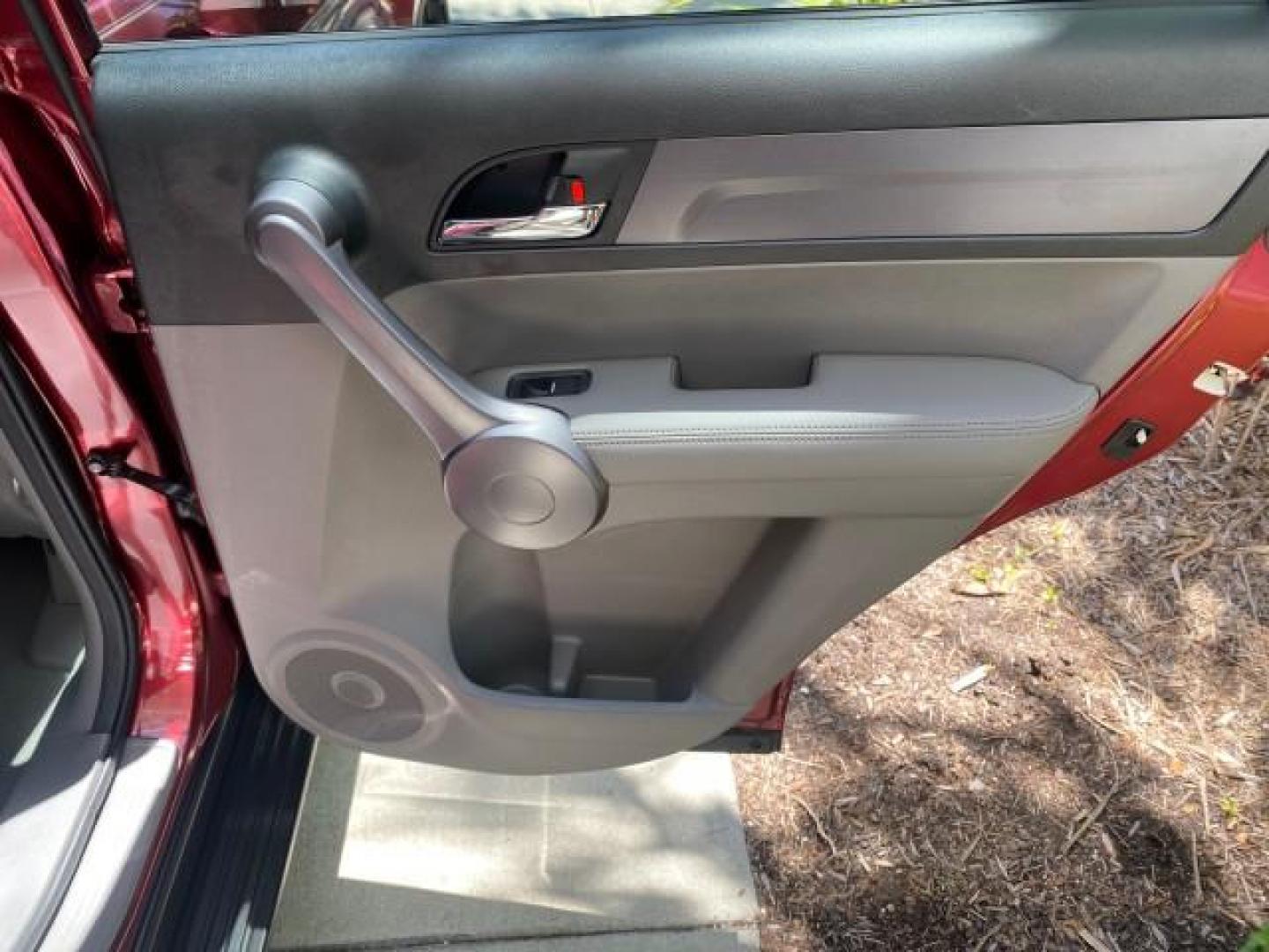 2008 Tango Red Pearl /Gray Honda CR-V EX-L LOW MILES 67,975 (JHLRE38708C) with an 2.4L DOHC MPFI 16-Valve i-VTEC I4 Engine engine, Automatic transmission, located at 4701 North Dixie Hwy, Pompano Beach, FL, 33064, (954) 422-2889, 26.240938, -80.123474 - OUR WEBPAGE FLORIDACARS1.COM HAS OVER 100 PHOTOS AND FREE CARFAX LINK 2008 HONDA CR-V EX-L VIN:JHLRE38708C027319 4 DOOR WAGON/SPORT UTILITY 2.4L I4 F DOHC 16V GASOLINE FRONT WHEEL DRIVE Top Features Alloy Wheels Front Seat Heaters Leather Seats Running Boards Satellite Radio Ready Sunroof(s) Basic F - Photo#96