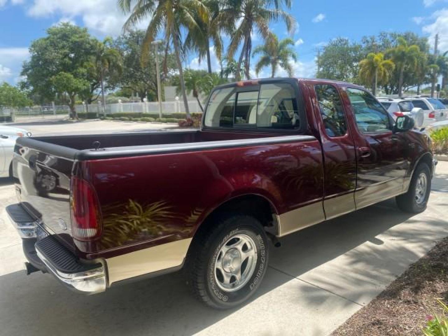 1997 Dark Toreador Red (CC/Met) /Medium Prarie Tan Ford F-150 XLT 1 OWNER LOW MILES 74,027 (1FTDX17W5VK) with an 4.6L EFI OHC V8 Triton Engine engine, Automatic transmission, located at 4701 North Dixie Hwy, Pompano Beach, FL, 33064, (954) 422-2889, 26.240938, -80.123474 - OUR WEBPAGE FLORIDACARS1.COM HAS OVER 100 PHOTOS AND FREE CARFAX LINK 1997 FORD F-150 XLT VIN: 1FTDX17W5VKB56866 1 F T D X 1 7 W 5 V K B 5 6 8 6 6 3 DOOR EXTENDED CAB PICKUP 4.6L V8 F GASOLINE REAR WHEEL DRIVE Top Features Cloth Seats Tow Hitch Basic Features ABS Brakes AM/FM Stereo Air Conditioning - Photo#7