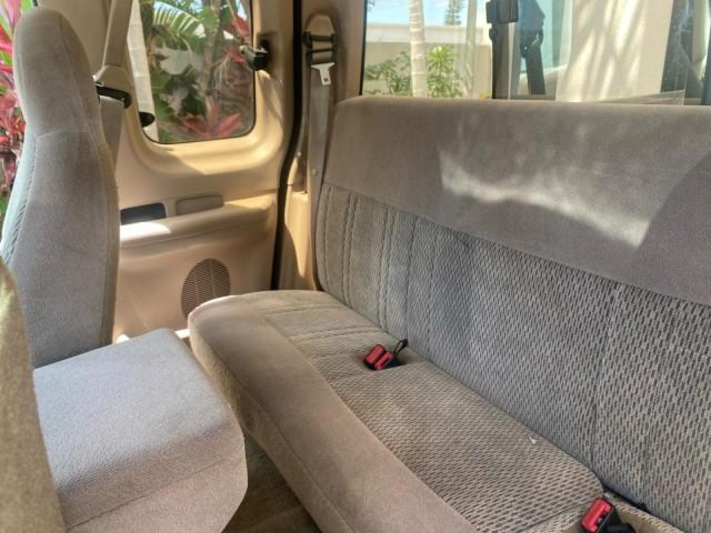 1997 Dark Toreador Red (CC/Met) /Medium Prarie Tan Ford F-150 XLT 1 OWNER LOW MILES 74,027 (1FTDX17W5VK) with an 4.6L EFI OHC V8 Triton Engine engine, Automatic transmission, located at 4701 North Dixie Hwy, Pompano Beach, FL, 33064, (954) 422-2889, 26.240938, -80.123474 - OUR WEBPAGE FLORIDACARS1.COM HAS OVER 100 PHOTOS AND FREE CARFAX LINK 1997 FORD F-150 XLT VIN: 1FTDX17W5VKB56866 1 F T D X 1 7 W 5 V K B 5 6 8 6 6 3 DOOR EXTENDED CAB PICKUP 4.6L V8 F GASOLINE REAR WHEEL DRIVE Top Features Cloth Seats Tow Hitch Basic Features ABS Brakes AM/FM Stereo Air Conditioning - Photo#14