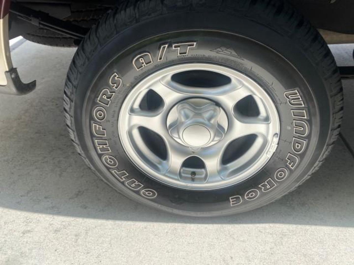 1997 Dark Toreador Red (CC/Met) /Medium Prarie Tan Ford F-150 XLT 1 OWNER LOW MILES 74,027 (1FTDX17W5VK) with an 4.6L EFI OHC V8 Triton Engine engine, Automatic transmission, located at 4701 North Dixie Hwy, Pompano Beach, FL, 33064, (954) 422-2889, 26.240938, -80.123474 - OUR WEBPAGE FLORIDACARS1.COM HAS OVER 100 PHOTOS AND FREE CARFAX LINK 1997 FORD F-150 XLT VIN: 1FTDX17W5VKB56866 1 F T D X 1 7 W 5 V K B 5 6 8 6 6 3 DOOR EXTENDED CAB PICKUP 4.6L V8 F GASOLINE REAR WHEEL DRIVE Top Features Cloth Seats Tow Hitch Basic Features ABS Brakes AM/FM Stereo Air Conditioning - Photo#88