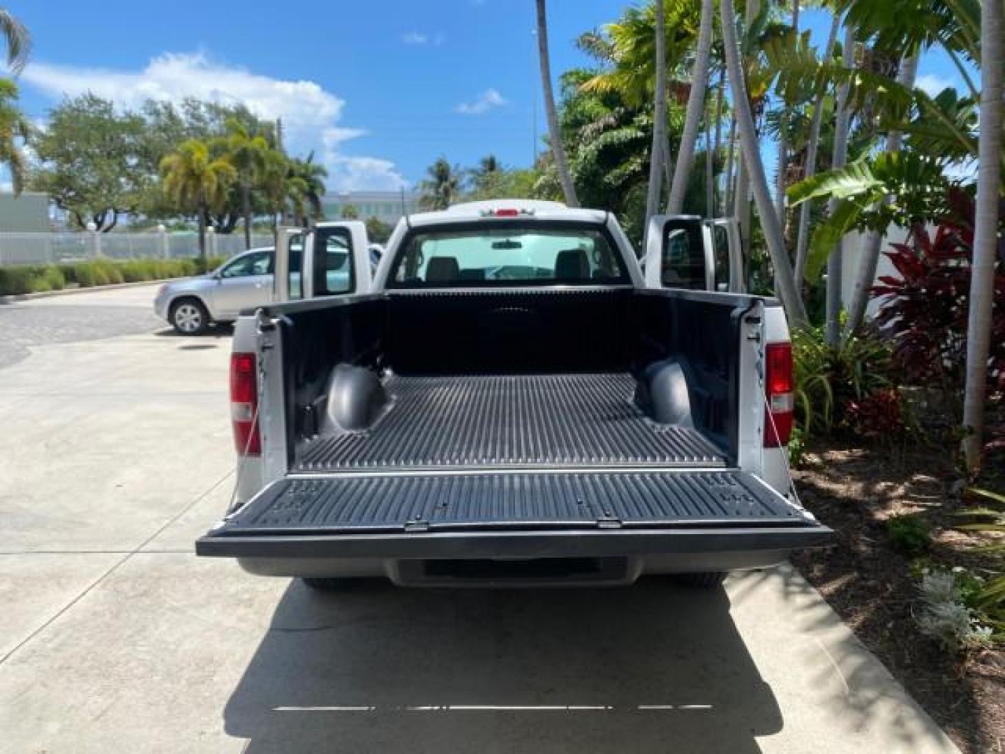 2005 Oxford White /Flint Ford F-150 XL 1 OWNER LOW MILES 23,679 (1FTRF12255N) with an 4.2L EFI V6 Engine engine, Automatic transmission, located at 4701 North Dixie Hwy, Pompano Beach, FL, 33064, (954) 422-2889, 26.240938, -80.123474 - OUR WEBPAGE FLORIDACARS1.COM HAS OVER 100 PHOTOS AND FREE CARFAX LINK 2005 FORD F-150 STX VIN:1FTRF12255NB53851 PICKUP 4.2L V6 F OHV GASOLINE REAR WHEEL DRIVE Top Features Vinyl Seats Basic Features ABS Brakes AM/FM Stereo Air Conditioning Automatic Transmission CD Audio Presenting one of the finest - Photo#15