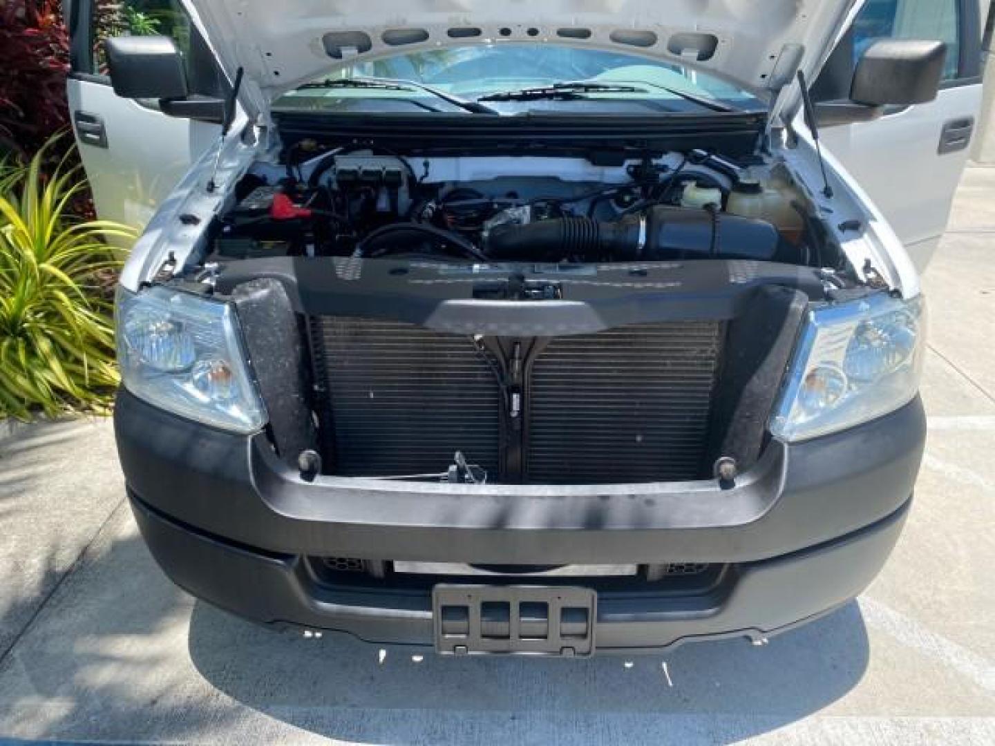 2005 Oxford White /Flint Ford F-150 XL 1 OWNER LOW MILES 23,679 (1FTRF12255N) with an 4.2L EFI V6 Engine engine, Automatic transmission, located at 4701 North Dixie Hwy, Pompano Beach, FL, 33064, (954) 422-2889, 26.240938, -80.123474 - OUR WEBPAGE FLORIDACARS1.COM HAS OVER 100 PHOTOS AND FREE CARFAX LINK 2005 FORD F-150 STX VIN:1FTRF12255NB53851 PICKUP 4.2L V6 F OHV GASOLINE REAR WHEEL DRIVE Top Features Vinyl Seats Basic Features ABS Brakes AM/FM Stereo Air Conditioning Automatic Transmission CD Audio Presenting one of the finest - Photo#17