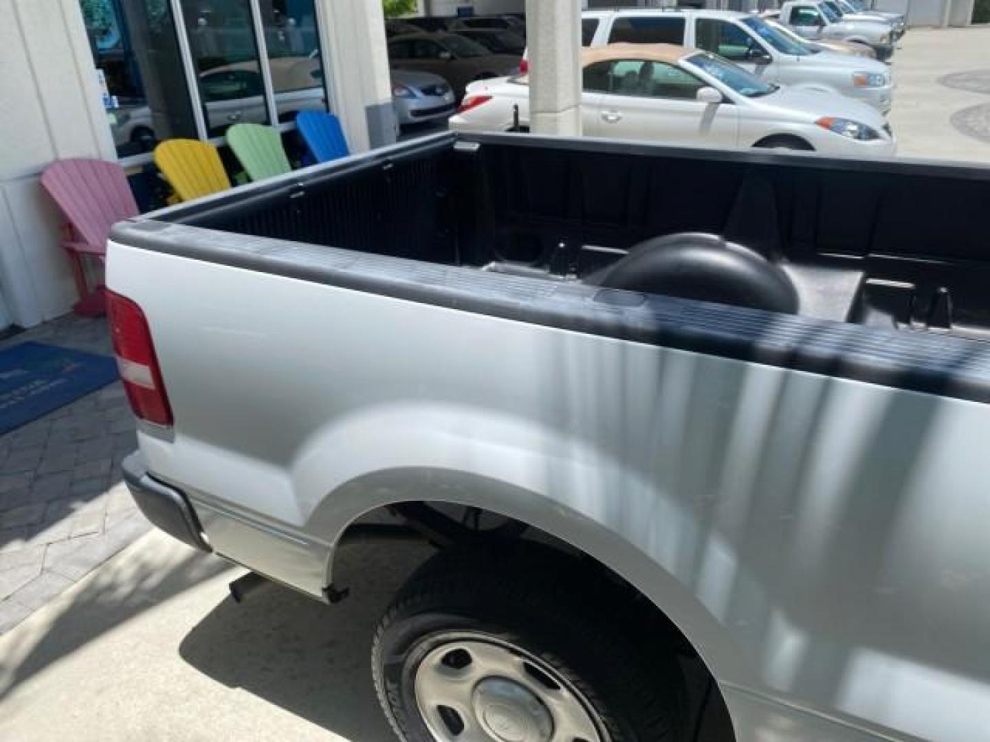 2005 Oxford White /Flint Ford F-150 XL 1 OWNER LOW MILES 23,679 (1FTRF12255N) with an 4.2L EFI V6 Engine engine, Automatic transmission, located at 4701 North Dixie Hwy, Pompano Beach, FL, 33064, (954) 422-2889, 26.240938, -80.123474 - OUR WEBPAGE FLORIDACARS1.COM HAS OVER 100 PHOTOS AND FREE CARFAX LINK 2005 FORD F-150 STX VIN:1FTRF12255NB53851 PICKUP 4.2L V6 F OHV GASOLINE REAR WHEEL DRIVE Top Features Vinyl Seats Basic Features ABS Brakes AM/FM Stereo Air Conditioning Automatic Transmission CD Audio Presenting one of the finest - Photo#84