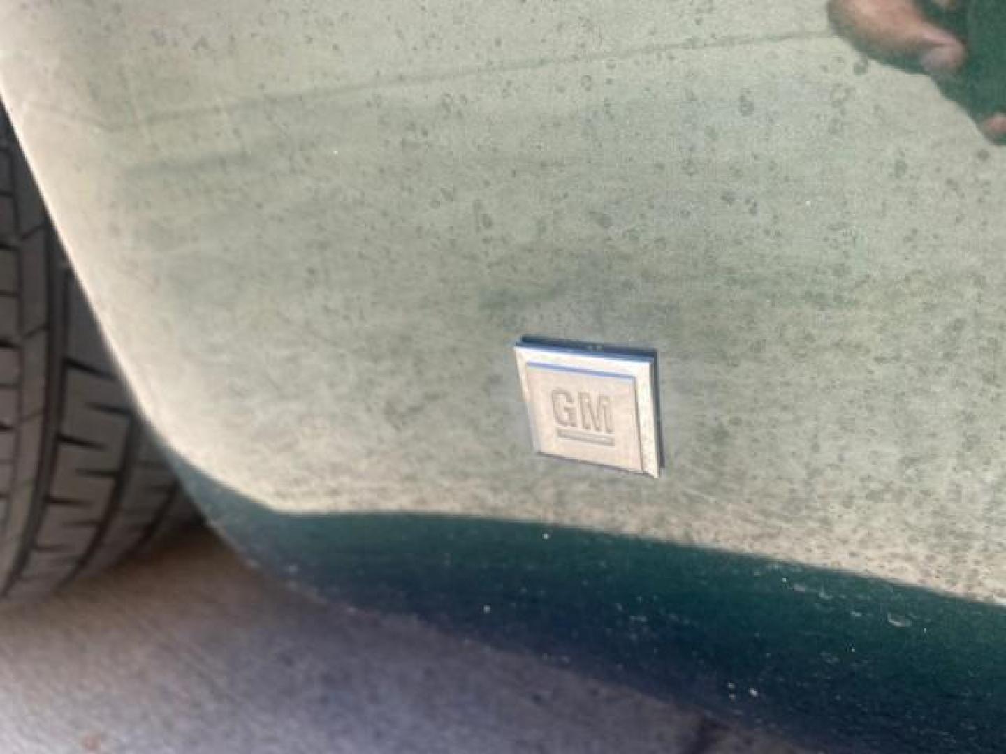 2006 Envious Emerald Green Met /Steel/Sand Pontiac Solstice 1 OWNER LOW MILES 17,744 (1G2MB35B76Y) with an Ecotec 2.4L DOHC 4-Cyl SFI Aluminum Engine engine, Manual transmission, located at 4701 North Dixie Hwy, Pompano Beach, FL, 33064, (954) 422-2889, 26.240938, -80.123474 - OUR WEBPAGE FLORIDACARS1.COM HAS OVER 100 PHOTOS AND FREE CARFAX LINK 2006 PONTIAC SOLSTICE VIN: 1G2MB35B76Y116186 1 G 2 M B 3 5 B 7 6 Y 1 1 6 1 8 6 CONVERTIBLE 2.4L I4 F DOHC GASOLINE REAR WHEEL DRIVE Top Features Alloy Wheels Bluetooth Technology Convenience Package Leather Seats Soft Top Basic Fe - Photo#30