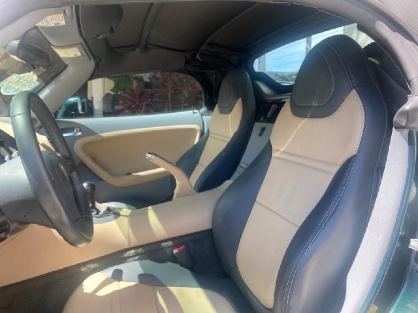2006 Envious Emerald Green Met /Steel/Sand Pontiac Solstice 1 OWNER LOW MILES 17,744 (1G2MB35B76Y) with an Ecotec 2.4L DOHC 4-Cyl SFI Aluminum Engine engine, Manual transmission, located at 4701 North Dixie Hwy, Pompano Beach, FL, 33064, (954) 422-2889, 26.240938, -80.123474 - OUR WEBPAGE FLORIDACARS1.COM HAS OVER 100 PHOTOS AND FREE CARFAX LINK 2006 PONTIAC SOLSTICE VIN: 1G2MB35B76Y116186 1 G 2 M B 3 5 B 7 6 Y 1 1 6 1 8 6 CONVERTIBLE 2.4L I4 F DOHC GASOLINE REAR WHEEL DRIVE Top Features Alloy Wheels Bluetooth Technology Convenience Package Leather Seats Soft Top Basic Fe - Photo#33
