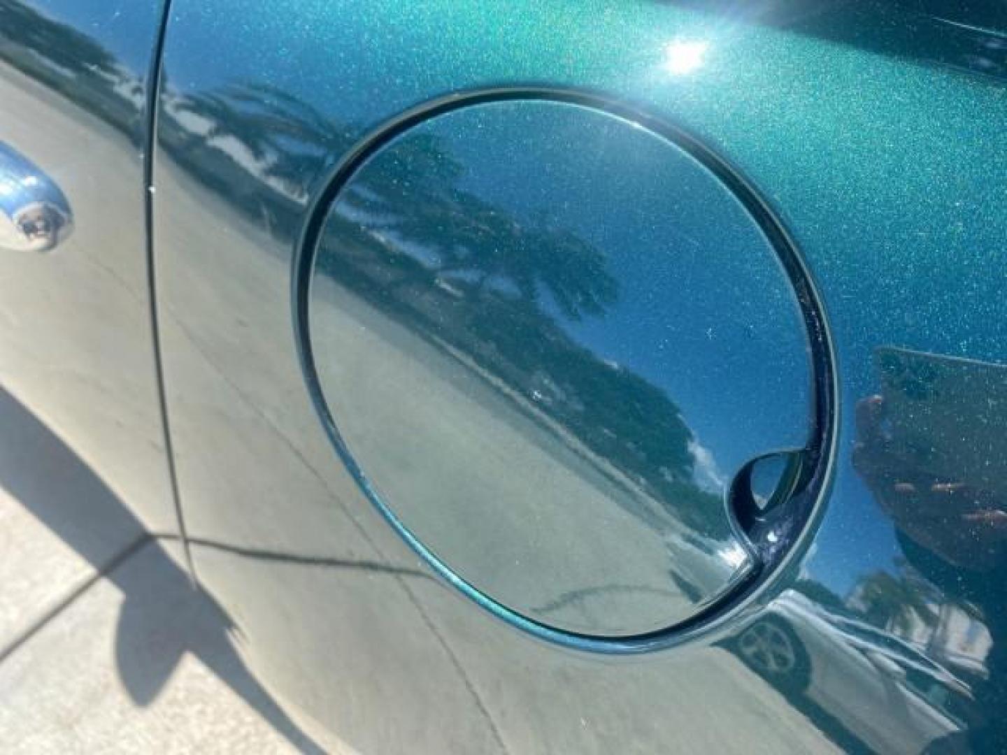 2006 Envious Emerald Green Met /Steel/Sand Pontiac Solstice 1 OWNER LOW MILES 17,744 (1G2MB35B76Y) with an Ecotec 2.4L DOHC 4-Cyl SFI Aluminum Engine engine, Manual transmission, located at 4701 North Dixie Hwy, Pompano Beach, FL, 33064, (954) 422-2889, 26.240938, -80.123474 - OUR WEBPAGE FLORIDACARS1.COM HAS OVER 100 PHOTOS AND FREE CARFAX LINK 2006 PONTIAC SOLSTICE VIN: 1G2MB35B76Y116186 1 G 2 M B 3 5 B 7 6 Y 1 1 6 1 8 6 CONVERTIBLE 2.4L I4 F DOHC GASOLINE REAR WHEEL DRIVE Top Features Alloy Wheels Bluetooth Technology Convenience Package Leather Seats Soft Top Basic Fe - Photo#60