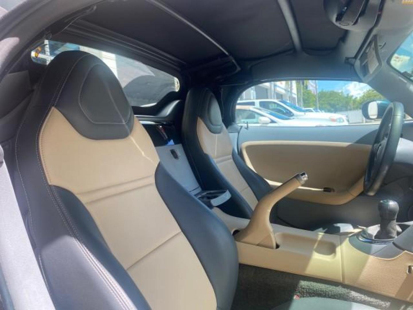 2006 Envious Emerald Green Met /Steel/Sand Pontiac Solstice 1 OWNER LOW MILES 17,744 (1G2MB35B76Y) with an Ecotec 2.4L DOHC 4-Cyl SFI Aluminum Engine engine, Manual transmission, located at 4701 North Dixie Hwy, Pompano Beach, FL, 33064, (954) 422-2889, 26.240938, -80.123474 - OUR WEBPAGE FLORIDACARS1.COM HAS OVER 100 PHOTOS AND FREE CARFAX LINK 2006 PONTIAC SOLSTICE VIN: 1G2MB35B76Y116186 1 G 2 M B 3 5 B 7 6 Y 1 1 6 1 8 6 CONVERTIBLE 2.4L I4 F DOHC GASOLINE REAR WHEEL DRIVE Top Features Alloy Wheels Bluetooth Technology Convenience Package Leather Seats Soft Top Basic Fe - Photo#80