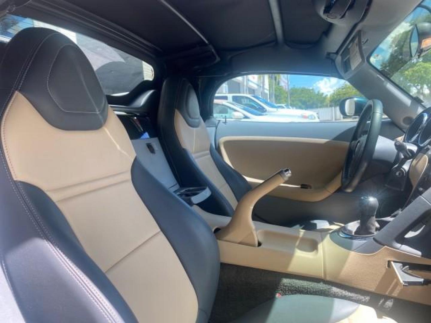 2006 Envious Emerald Green Met /Steel/Sand Pontiac Solstice 1 OWNER LOW MILES 17,744 (1G2MB35B76Y) with an Ecotec 2.4L DOHC 4-Cyl SFI Aluminum Engine engine, Manual transmission, located at 4701 North Dixie Hwy, Pompano Beach, FL, 33064, (954) 422-2889, 26.240938, -80.123474 - OUR WEBPAGE FLORIDACARS1.COM HAS OVER 100 PHOTOS AND FREE CARFAX LINK 2006 PONTIAC SOLSTICE VIN: 1G2MB35B76Y116186 1 G 2 M B 3 5 B 7 6 Y 1 1 6 1 8 6 CONVERTIBLE 2.4L I4 F DOHC GASOLINE REAR WHEEL DRIVE Top Features Alloy Wheels Bluetooth Technology Convenience Package Leather Seats Soft Top Basic Fe - Photo#81