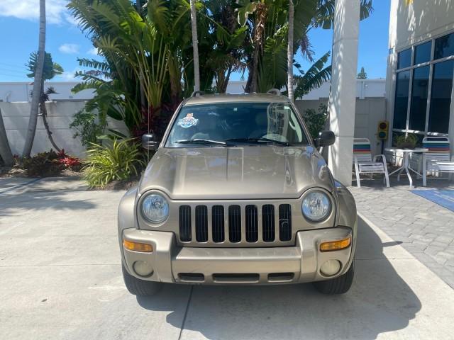 2003 Light Khaki Metallic /Dark Slate Gray Jeep Liberty Limited 1 OWNER LOW MILES 71,151 (1J4GK58KX3W) with an 3.7L V6 Engine engine, Automatic transmission, located at 4701 North Dixie Hwy, Pompano Beach, FL, 33064, (954) 422-2889, 26.240938, -80.123474 - OUR WEBPAGE FLORIDACARS1.COM HAS OVER 100 PHOTOS AND FREE CARFAX LINK 2003 JEEP LIBERTY LIMITED VIN: 1J4GK58KX3W598220 1 J 4 G K 5 8 K X 3 W 5 9 8 2 2 0 4 DOOR WAGON/SPORT UTILITY 3.7L V6 F GASOLINE REAR WHEEL DRIVE Top Features Alloy Wheels Leather Seats Tow Hitch Basic Features AM/FM Stereo Air Co - Photo#2