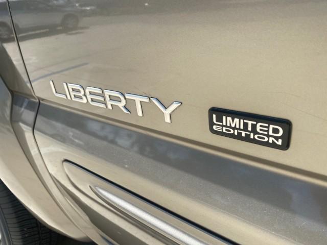 2003 Light Khaki Metallic /Dark Slate Gray Jeep Liberty Limited 1 OWNER LOW MILES 71,151 (1J4GK58KX3W) with an 3.7L V6 Engine engine, Automatic transmission, located at 4701 North Dixie Hwy, Pompano Beach, FL, 33064, (954) 422-2889, 26.240938, -80.123474 - OUR WEBPAGE FLORIDACARS1.COM HAS OVER 100 PHOTOS AND FREE CARFAX LINK 2003 JEEP LIBERTY LIMITED VIN: 1J4GK58KX3W598220 1 J 4 G K 5 8 K X 3 W 5 9 8 2 2 0 4 DOOR WAGON/SPORT UTILITY 3.7L V6 F GASOLINE REAR WHEEL DRIVE Top Features Alloy Wheels Leather Seats Tow Hitch Basic Features AM/FM Stereo Air Co - Photo#31