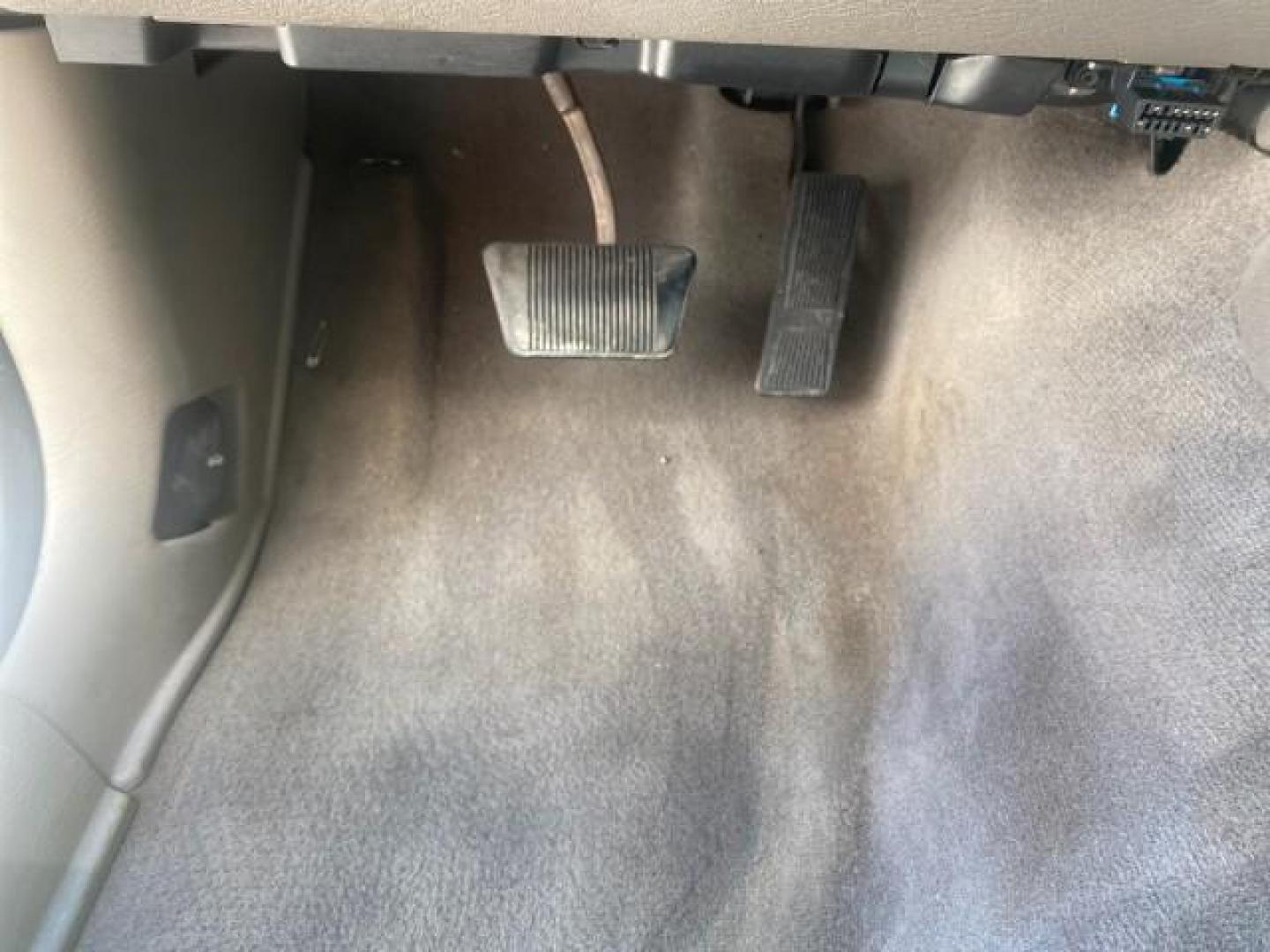 2003 Cactus Green Pearl Coat /Dark Slate Gray Jeep Liberty Limited 1 OWNER LOW MILES 71,149 (1J4GK58KX3W) with an 3.7L V6 Engine engine, Automatic transmission, located at 4701 North Dixie Hwy, Pompano Beach, FL, 33064, (954) 422-2889, 26.240938, -80.123474 - OUR WEBPAGE FLORIDACARS1.COM HAS OVER 100 PHOTOS AND FREE CARFAX LINK 2003 JEEP LIBERTY LIMITED VIN: 1J4GK58KX3W598220 1 J 4 G K 5 8 K X 3 W 5 9 8 2 2 0 4 DOOR WAGON/SPORT UTILITY 3.7L V6 F GASOLINE REAR WHEEL DRIVE Top Features Alloy Wheels Leather Seats Tow Hitch Basic Features AM/FM Stereo Air Co - Photo#44