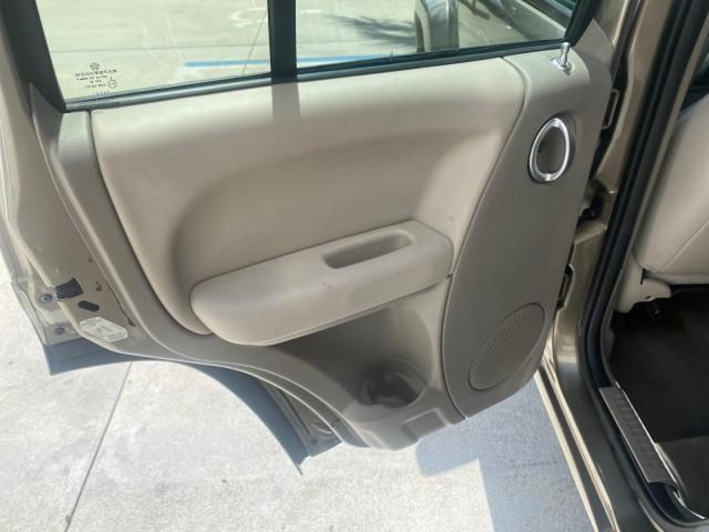 2003 Cactus Green Pearl Coat /Dark Slate Gray Jeep Liberty Limited 1 OWNER LOW MILES 71,149 (1J4GK58KX3W) with an 3.7L V6 Engine engine, Automatic transmission, located at 4701 North Dixie Hwy, Pompano Beach, FL, 33064, (954) 422-2889, 26.240938, -80.123474 - OUR WEBPAGE FLORIDACARS1.COM HAS OVER 100 PHOTOS AND FREE CARFAX LINK 2003 JEEP LIBERTY LIMITED VIN: 1J4GK58KX3W598220 1 J 4 G K 5 8 K X 3 W 5 9 8 2 2 0 4 DOOR WAGON/SPORT UTILITY 3.7L V6 F GASOLINE REAR WHEEL DRIVE Top Features Alloy Wheels Leather Seats Tow Hitch Basic Features AM/FM Stereo Air Co - Photo#63