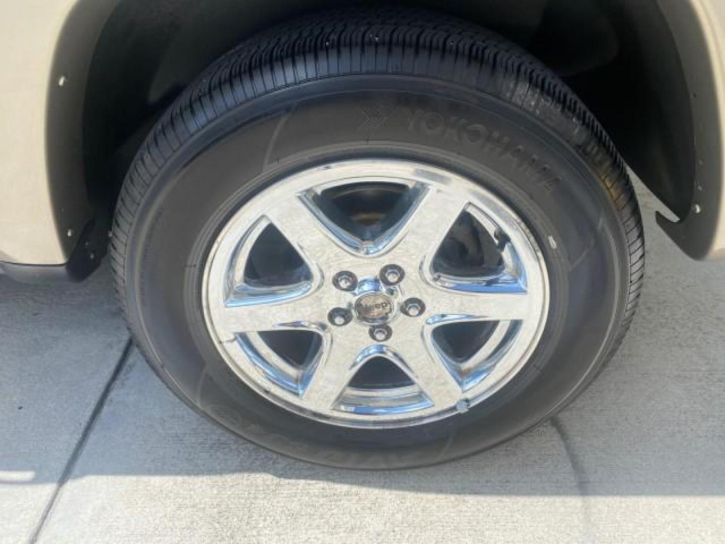 2003 Cactus Green Pearl Coat /Dark Slate Gray Jeep Liberty Limited 1 OWNER LOW MILES 71,149 (1J4GK58KX3W) with an 3.7L V6 Engine engine, Automatic transmission, located at 4701 North Dixie Hwy, Pompano Beach, FL, 33064, (954) 422-2889, 26.240938, -80.123474 - OUR WEBPAGE FLORIDACARS1.COM HAS OVER 100 PHOTOS AND FREE CARFAX LINK 2003 JEEP LIBERTY LIMITED VIN: 1J4GK58KX3W598220 1 J 4 G K 5 8 K X 3 W 5 9 8 2 2 0 4 DOOR WAGON/SPORT UTILITY 3.7L V6 F GASOLINE REAR WHEEL DRIVE Top Features Alloy Wheels Leather Seats Tow Hitch Basic Features AM/FM Stereo Air Co - Photo#71