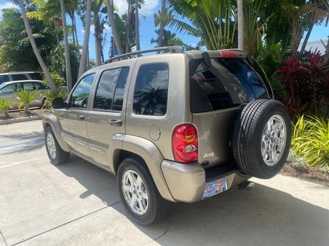 2003 Light Khaki Metallic /Dark Slate Gray Jeep Liberty Limited 1 OWNER LOW MILES 71,151 (1J4GK58KX3W) with an 3.7L V6 Engine engine, Automatic transmission, located at 4701 North Dixie Hwy, Pompano Beach, FL, 33064, (954) 422-2889, 26.240938, -80.123474 - OUR WEBPAGE FLORIDACARS1.COM HAS OVER 100 PHOTOS AND FREE CARFAX LINK 2003 JEEP LIBERTY LIMITED VIN: 1J4GK58KX3W598220 1 J 4 G K 5 8 K X 3 W 5 9 8 2 2 0 4 DOOR WAGON/SPORT UTILITY 3.7L V6 F GASOLINE REAR WHEEL DRIVE Top Features Alloy Wheels Leather Seats Tow Hitch Basic Features AM/FM Stereo Air Co - Photo#75