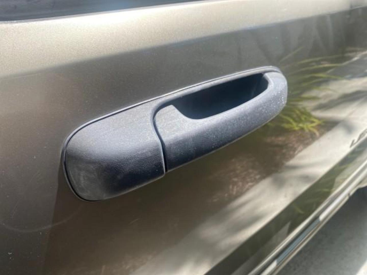2003 Cactus Green Pearl Coat /Dark Slate Gray Jeep Liberty Limited 1 OWNER LOW MILES 71,149 (1J4GK58KX3W) with an 3.7L V6 Engine engine, Automatic transmission, located at 4701 North Dixie Hwy, Pompano Beach, FL, 33064, (954) 422-2889, 26.240938, -80.123474 - OUR WEBPAGE FLORIDACARS1.COM HAS OVER 100 PHOTOS AND FREE CARFAX LINK 2003 JEEP LIBERTY LIMITED VIN: 1J4GK58KX3W598220 1 J 4 G K 5 8 K X 3 W 5 9 8 2 2 0 4 DOOR WAGON/SPORT UTILITY 3.7L V6 F GASOLINE REAR WHEEL DRIVE Top Features Alloy Wheels Leather Seats Tow Hitch Basic Features AM/FM Stereo Air Co - Photo#98