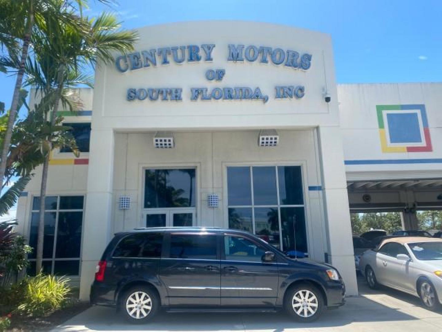 2014 Brilliant Black Crystal Pearlcoa /Dk Frost Beige/Med Beige Chrysler Town and Country Touring 1 OWNER LOW MILES 65,691 (2C4RC1BG1ER) with an 3.6L V6 Cylinder Engine engine, Automatic transmission, located at 4701 North Dixie Hwy, Pompano Beach, FL, 33064, (954) 422-2889, 26.240938, -80.123474 - OUR WEBPAGE FLORIDACARS1.COM HAS OVER 100 PHOTOS AND FREE CARFAX LINK 2014 CHRYSLER TOWN AND COUNTRY TOURING VIN: 2C4RC1BG1ER374547 2 C 4 R C 1 B G 1 E R 3 7 4 5 4 7 VAN 3.6L V6 F DOHC 24V GASOLINE FRONT WHEEL DRIVE Top Features Alloy Wheels Anniversary Edition Blind Spot Monitor Bluetooth Technolog - Photo#0