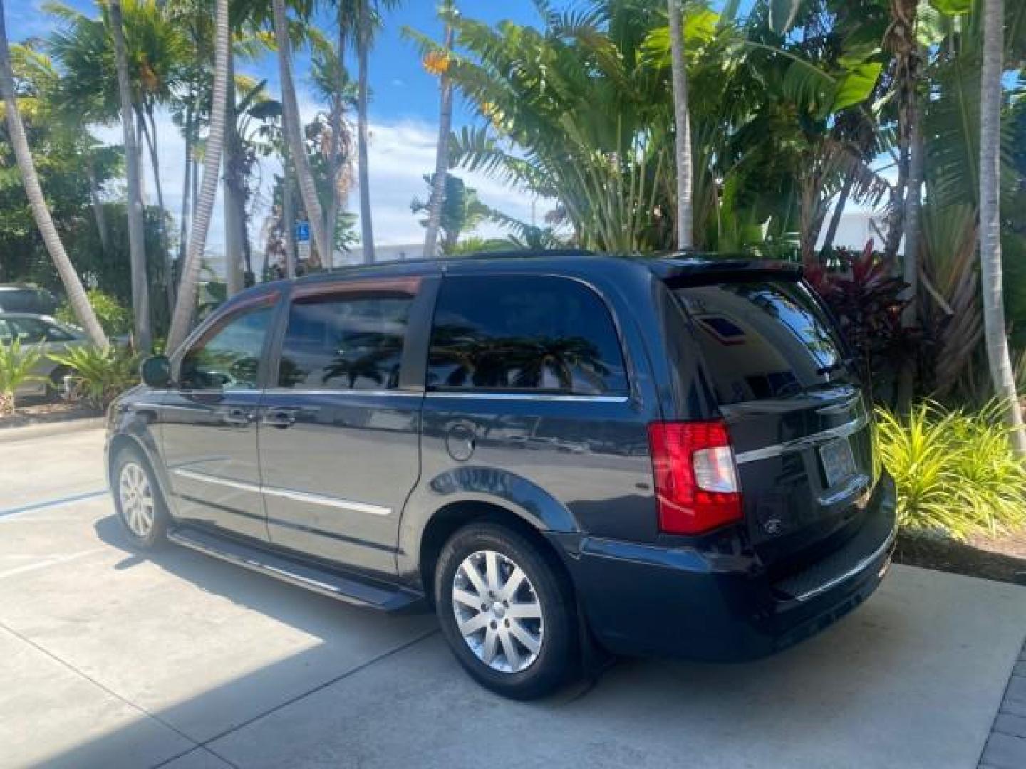 2014 Brilliant Black Crystal Pearlcoa /Dk Frost Beige/Med Beige Chrysler Town and Country Touring 1 OWNER LOW MILES 65,691 (2C4RC1BG1ER) with an 3.6L V6 Cylinder Engine engine, Automatic transmission, located at 4701 North Dixie Hwy, Pompano Beach, FL, 33064, (954) 422-2889, 26.240938, -80.123474 - OUR WEBPAGE FLORIDACARS1.COM HAS OVER 100 PHOTOS AND FREE CARFAX LINK 2014 CHRYSLER TOWN AND COUNTRY TOURING VIN: 2C4RC1BG1ER374547 2 C 4 R C 1 B G 1 E R 3 7 4 5 4 7 VAN 3.6L V6 F DOHC 24V GASOLINE FRONT WHEEL DRIVE Top Features Alloy Wheels Anniversary Edition Blind Spot Monitor Bluetooth Technolog - Photo#5