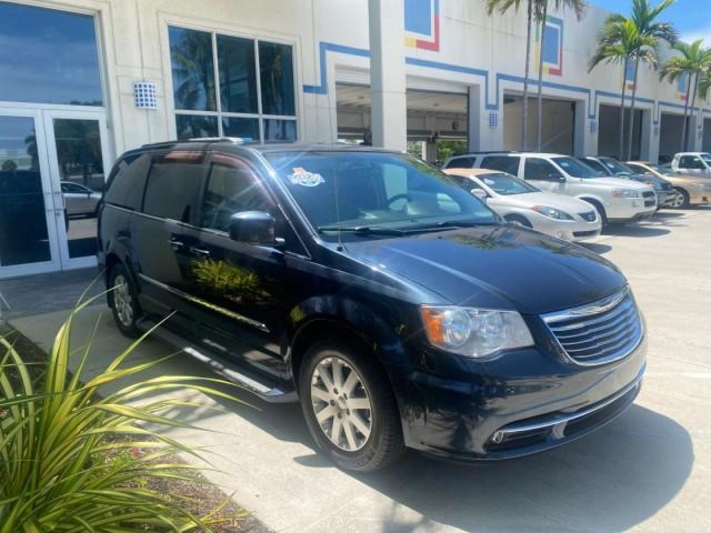 2014 Brilliant Black Crystal Pearlcoa /Dk Frost Beige/Med Beige Chrysler Town and Country Touring 1 OWNER LOW MILES 65,691 (2C4RC1BG1ER) with an 3.6L V6 Cylinder Engine engine, Automatic transmission, located at 4701 North Dixie Hwy, Pompano Beach, FL, 33064, (954) 422-2889, 26.240938, -80.123474 - OUR WEBPAGE FLORIDACARS1.COM HAS OVER 100 PHOTOS AND FREE CARFAX LINK 2014 CHRYSLER TOWN AND COUNTRY TOURING VIN: 2C4RC1BG1ER374547 2 C 4 R C 1 B G 1 E R 3 7 4 5 4 7 VAN 3.6L V6 F DOHC 24V GASOLINE FRONT WHEEL DRIVE Top Features Alloy Wheels Anniversary Edition Blind Spot Monitor Bluetooth Technolog - Photo#24