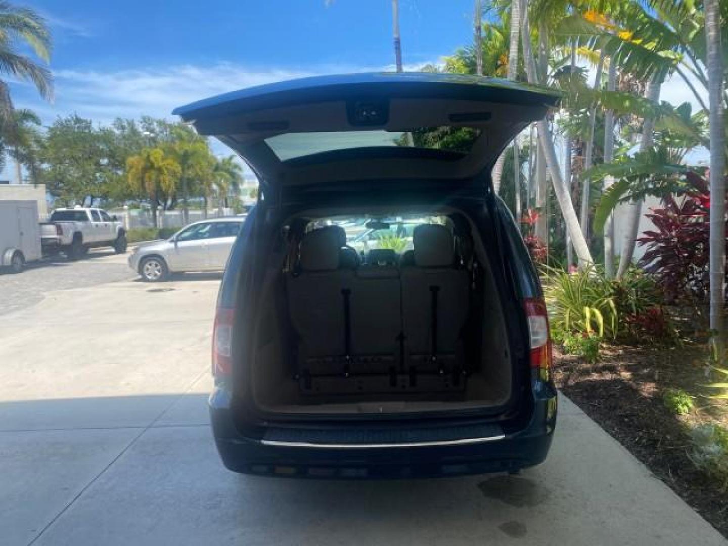 2014 Brilliant Black Crystal Pearlcoa /Dk Frost Beige/Med Beige Chrysler Town and Country Touring 1 OWNER LOW MILES 65,691 (2C4RC1BG1ER) with an 3.6L V6 Cylinder Engine engine, Automatic transmission, located at 4701 North Dixie Hwy, Pompano Beach, FL, 33064, (954) 422-2889, 26.240938, -80.123474 - OUR WEBPAGE FLORIDACARS1.COM HAS OVER 100 PHOTOS AND FREE CARFAX LINK 2014 CHRYSLER TOWN AND COUNTRY TOURING VIN: 2C4RC1BG1ER374547 2 C 4 R C 1 B G 1 E R 3 7 4 5 4 7 VAN 3.6L V6 F DOHC 24V GASOLINE FRONT WHEEL DRIVE Top Features Alloy Wheels Anniversary Edition Blind Spot Monitor Bluetooth Technolog - Photo#86
