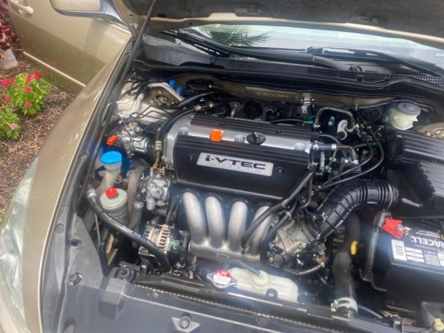 2004 Graphite Pearl /Ivory Honda Accord Sdn EX 1 OWNER LOW MILES 63,652 (1HGCM56614A) with an 2.4L DOHC MPFI 16-Valve i-VTEC I4 Engine engine, Automatic transmission, located at 4701 North Dixie Hwy, Pompano Beach, FL, 33064, (954) 422-2889, 26.240938, -80.123474 - OUR WEBPAGE FLORIDACARS1.COM HAS OVER 100 PHOTOS AND FREE CARFAX LINK 2004 HONDA ACCORD EX VIN: 1HGCM56614A033648 1 H G C M 5 6 6 1 4 A 0 3 3 6 4 8 SEDAN 4 DR 2.4L I4 F DOHC GASOLINE FRONT WHEEL DRIVE Top Features Alloy Wheels Cloth Seats Sunroof(s) Basic Features ABS Brakes AM/FM Stereo Air Conditi - Photo#25