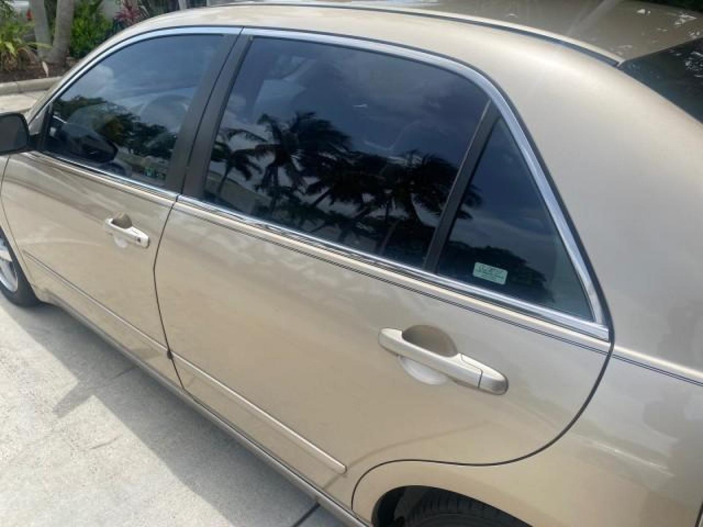 2004 Graphite Pearl /Ivory Honda Accord Sdn EX 1 OWNER LOW MILES 63,652 (1HGCM56614A) with an 2.4L DOHC MPFI 16-Valve i-VTEC I4 Engine engine, Automatic transmission, located at 4701 North Dixie Hwy, Pompano Beach, FL, 33064, (954) 422-2889, 26.240938, -80.123474 - OUR WEBPAGE FLORIDACARS1.COM HAS OVER 100 PHOTOS AND FREE CARFAX LINK 2004 HONDA ACCORD EX VIN: 1HGCM56614A033648 1 H G C M 5 6 6 1 4 A 0 3 3 6 4 8 SEDAN 4 DR 2.4L I4 F DOHC GASOLINE FRONT WHEEL DRIVE Top Features Alloy Wheels Cloth Seats Sunroof(s) Basic Features ABS Brakes AM/FM Stereo Air Conditi - Photo#64