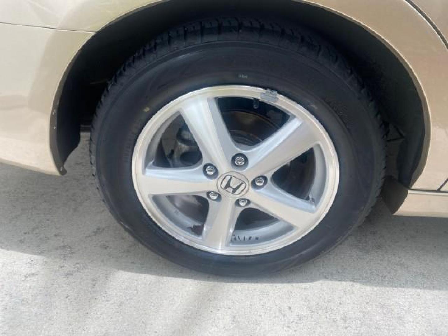2004 Graphite Pearl /Ivory Honda Accord Sdn EX 1 OWNER LOW MILES 63,652 (1HGCM56614A) with an 2.4L DOHC MPFI 16-Valve i-VTEC I4 Engine engine, Automatic transmission, located at 4701 North Dixie Hwy, Pompano Beach, FL, 33064, (954) 422-2889, 26.240938, -80.123474 - OUR WEBPAGE FLORIDACARS1.COM HAS OVER 100 PHOTOS AND FREE CARFAX LINK 2004 HONDA ACCORD EX VIN: 1HGCM56614A033648 1 H G C M 5 6 6 1 4 A 0 3 3 6 4 8 SEDAN 4 DR 2.4L I4 F DOHC GASOLINE FRONT WHEEL DRIVE Top Features Alloy Wheels Cloth Seats Sunroof(s) Basic Features ABS Brakes AM/FM Stereo Air Conditi - Photo#88
