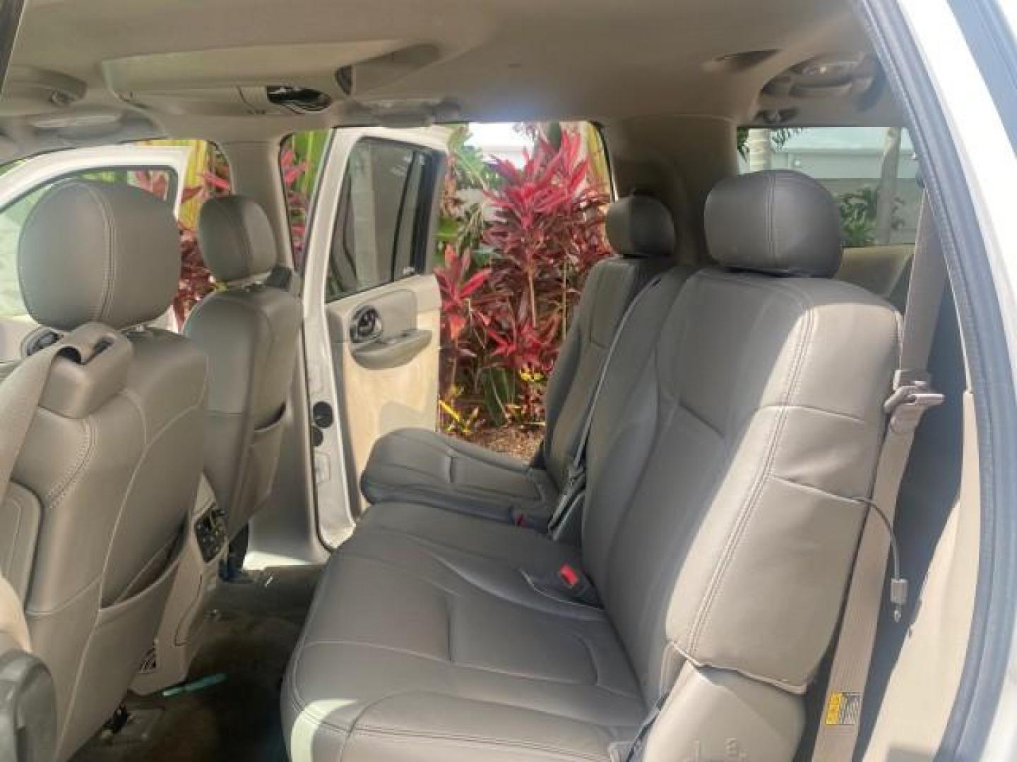 2002 Summit White /Medium Pewter Chevrolet TrailBlazer EXT LT NO ACCIDENTS (1GNES16S826) with an 4.2L Vortec 4200 DOHC SFI 24-Valve I6 Engine engine, Automatic transmission, located at 4701 North Dixie Hwy, Pompano Beach, FL, 33064, (954) 422-2889, 26.240938, -80.123474 - OUR WEBPAGE FLORIDACARS1.COM HAS OVER 100 PHOTOS AND FREE CARFAX LINK 2002 CHEVROLET TRAILBLAZER EXT LT VIN: 1GNES16S826101602 1 G N E S 1 6 S 8 2 6 1 0 1 6 0 2 4 DOOR WAGON/SPORT UTILITY 4.2L I6 F DOHC GASOLINE REAR WHEEL DRIVE Top Features Alloy Wheels Leather Seats Running Boards Tow Hitch Basic - Photo#14
