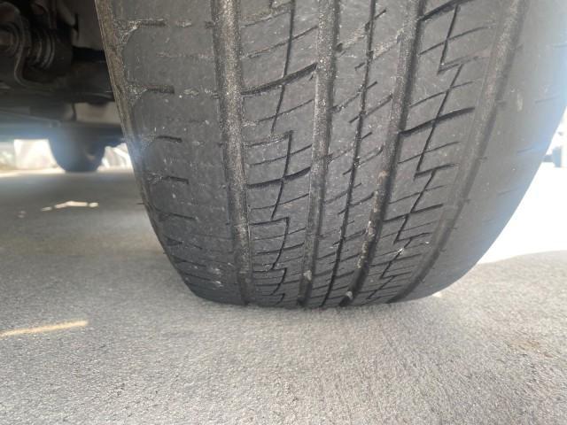 2002 Summit White /Medium Pewter Chevrolet TrailBlazer EXT LT NO ACCIDENTS LOW MILES 69,572 (1GNES16S826) with an 4.2L Vortec 4200 DOHC SFI 24-Valve I6 Engine engine, Automatic transmission, located at 4701 North Dixie Hwy, Pompano Beach, FL, 33064, (954) 422-2889, 26.240938, -80.123474 - OUR WEBPAGE FLORIDACARS1.COM HAS OVER 100 PHOTOS AND FREE CARFAX LINK 2002 CHEVROLET TRAILBLAZER EXT LT VIN: 1GNES16S826101602 1 G N E S 1 6 S 8 2 6 1 0 1 6 0 2 4 DOOR WAGON/SPORT UTILITY 4.2L I6 F DOHC GASOLINE REAR WHEEL DRIVE Top Features Alloy Wheels Leather Seats Running Boards Tow Hitch Basic - Photo#20