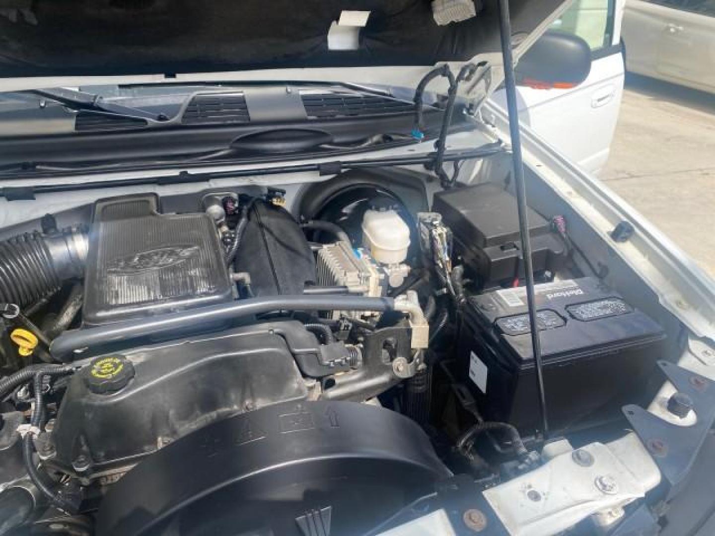 2002 Summit White /Medium Pewter Chevrolet TrailBlazer EXT LT NO ACCIDENTS (1GNES16S826) with an 4.2L Vortec 4200 DOHC SFI 24-Valve I6 Engine engine, Automatic transmission, located at 4701 North Dixie Hwy, Pompano Beach, FL, 33064, (954) 422-2889, 26.240938, -80.123474 - OUR WEBPAGE FLORIDACARS1.COM HAS OVER 100 PHOTOS AND FREE CARFAX LINK 2002 CHEVROLET TRAILBLAZER EXT LT VIN: 1GNES16S826101602 1 G N E S 1 6 S 8 2 6 1 0 1 6 0 2 4 DOOR WAGON/SPORT UTILITY 4.2L I6 F DOHC GASOLINE REAR WHEEL DRIVE Top Features Alloy Wheels Leather Seats Running Boards Tow Hitch Basic - Photo#26