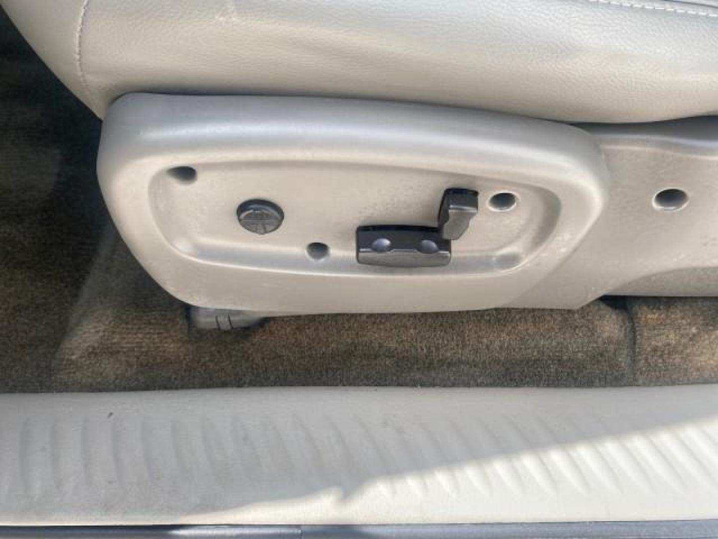2002 Summit White /Medium Pewter Chevrolet TrailBlazer EXT LT NO ACCIDENTS (1GNES16S826) with an 4.2L Vortec 4200 DOHC SFI 24-Valve I6 Engine engine, Automatic transmission, located at 4701 North Dixie Hwy, Pompano Beach, FL, 33064, (954) 422-2889, 26.240938, -80.123474 - OUR WEBPAGE FLORIDACARS1.COM HAS OVER 100 PHOTOS AND FREE CARFAX LINK 2002 CHEVROLET TRAILBLAZER EXT LT VIN: 1GNES16S826101602 1 G N E S 1 6 S 8 2 6 1 0 1 6 0 2 4 DOOR WAGON/SPORT UTILITY 4.2L I6 F DOHC GASOLINE REAR WHEEL DRIVE Top Features Alloy Wheels Leather Seats Running Boards Tow Hitch Basic - Photo#33