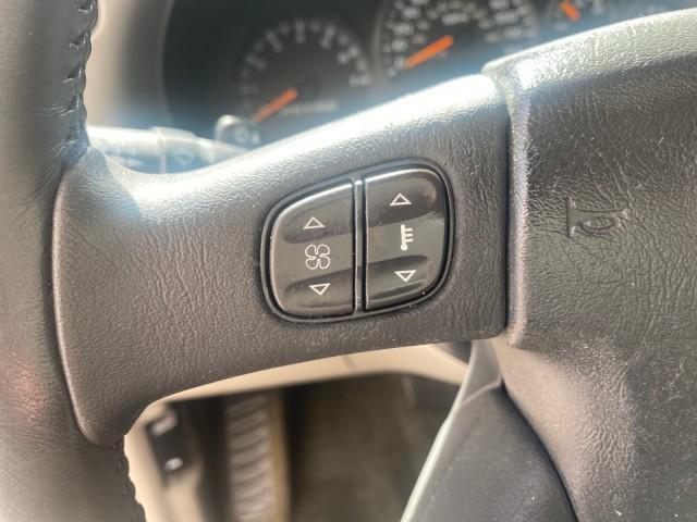 2002 Summit White /Medium Pewter Chevrolet TrailBlazer EXT LT NO ACCIDENTS LOW MILES 69,572 (1GNES16S826) with an 4.2L Vortec 4200 DOHC SFI 24-Valve I6 Engine engine, Automatic transmission, located at 4701 North Dixie Hwy, Pompano Beach, FL, 33064, (954) 422-2889, 26.240938, -80.123474 - OUR WEBPAGE FLORIDACARS1.COM HAS OVER 100 PHOTOS AND FREE CARFAX LINK 2002 CHEVROLET TRAILBLAZER EXT LT VIN: 1GNES16S826101602 1 G N E S 1 6 S 8 2 6 1 0 1 6 0 2 4 DOOR WAGON/SPORT UTILITY 4.2L I6 F DOHC GASOLINE REAR WHEEL DRIVE Top Features Alloy Wheels Leather Seats Running Boards Tow Hitch Basic - Photo#40