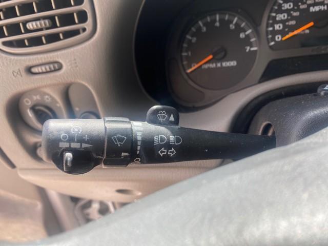 2002 Summit White /Medium Pewter Chevrolet TrailBlazer EXT LT NO ACCIDENTS LOW MILES 69,572 (1GNES16S826) with an 4.2L Vortec 4200 DOHC SFI 24-Valve I6 Engine engine, Automatic transmission, located at 4701 North Dixie Hwy, Pompano Beach, FL, 33064, (954) 422-2889, 26.240938, -80.123474 - OUR WEBPAGE FLORIDACARS1.COM HAS OVER 100 PHOTOS AND FREE CARFAX LINK 2002 CHEVROLET TRAILBLAZER EXT LT VIN: 1GNES16S826101602 1 G N E S 1 6 S 8 2 6 1 0 1 6 0 2 4 DOOR WAGON/SPORT UTILITY 4.2L I6 F DOHC GASOLINE REAR WHEEL DRIVE Top Features Alloy Wheels Leather Seats Running Boards Tow Hitch Basic - Photo#44