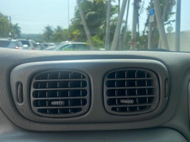 2002 Summit White /Medium Pewter Chevrolet TrailBlazer EXT LT NO ACCIDENTS LOW MILES 69,572 (1GNES16S826) with an 4.2L Vortec 4200 DOHC SFI 24-Valve I6 Engine engine, Automatic transmission, located at 4701 North Dixie Hwy, Pompano Beach, FL, 33064, (954) 422-2889, 26.240938, -80.123474 - OUR WEBPAGE FLORIDACARS1.COM HAS OVER 100 PHOTOS AND FREE CARFAX LINK 2002 CHEVROLET TRAILBLAZER EXT LT VIN: 1GNES16S826101602 1 G N E S 1 6 S 8 2 6 1 0 1 6 0 2 4 DOOR WAGON/SPORT UTILITY 4.2L I6 F DOHC GASOLINE REAR WHEEL DRIVE Top Features Alloy Wheels Leather Seats Running Boards Tow Hitch Basic - Photo#48